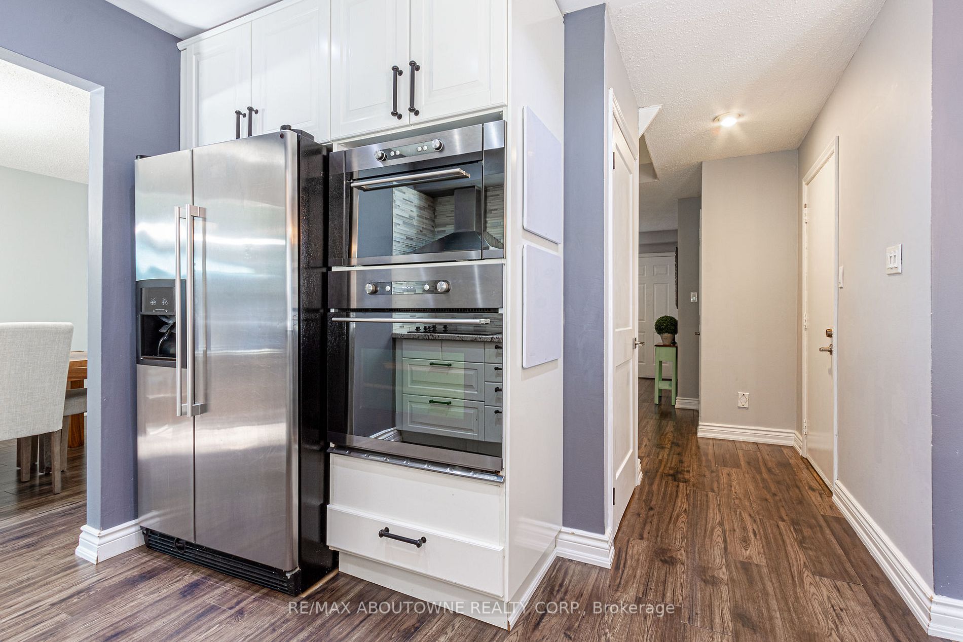 404 Bronte Rd