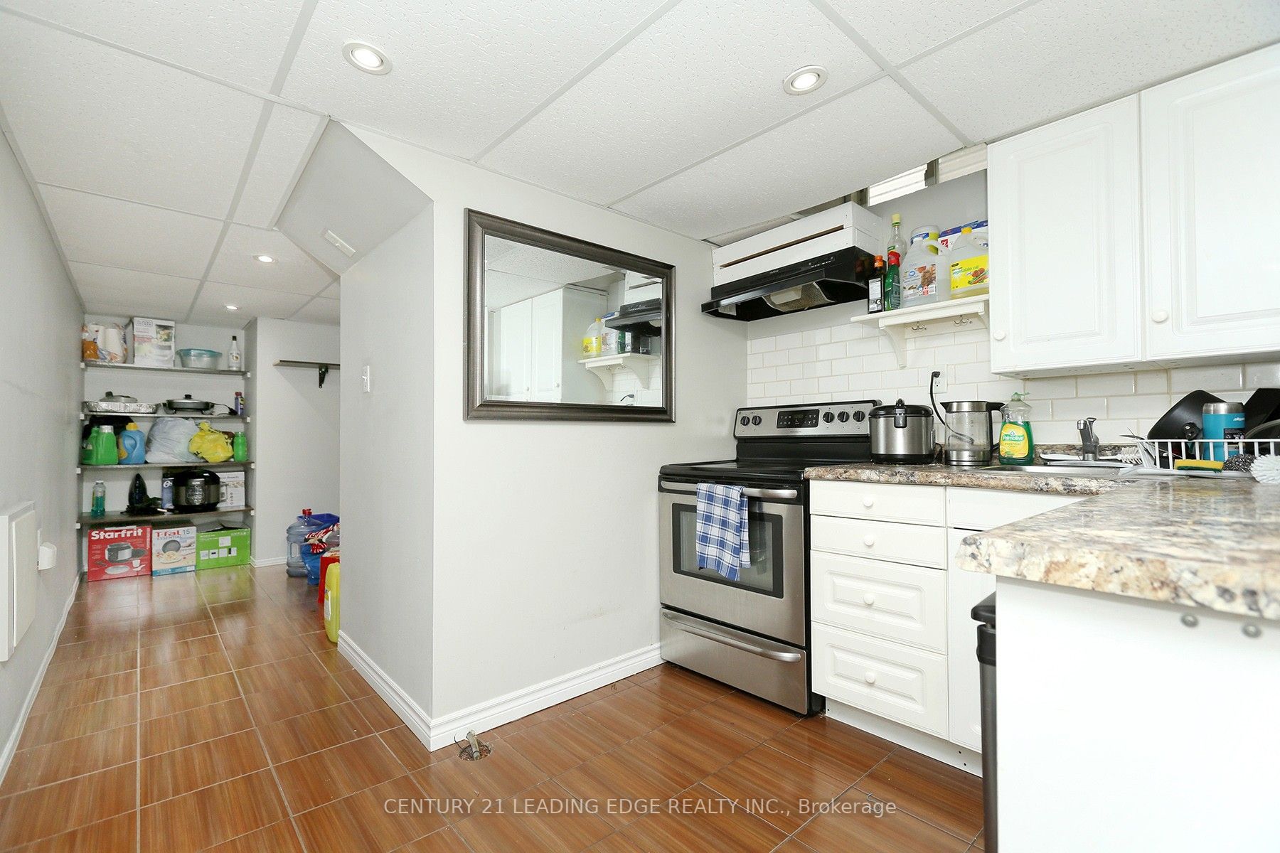 121 Livingston Rd