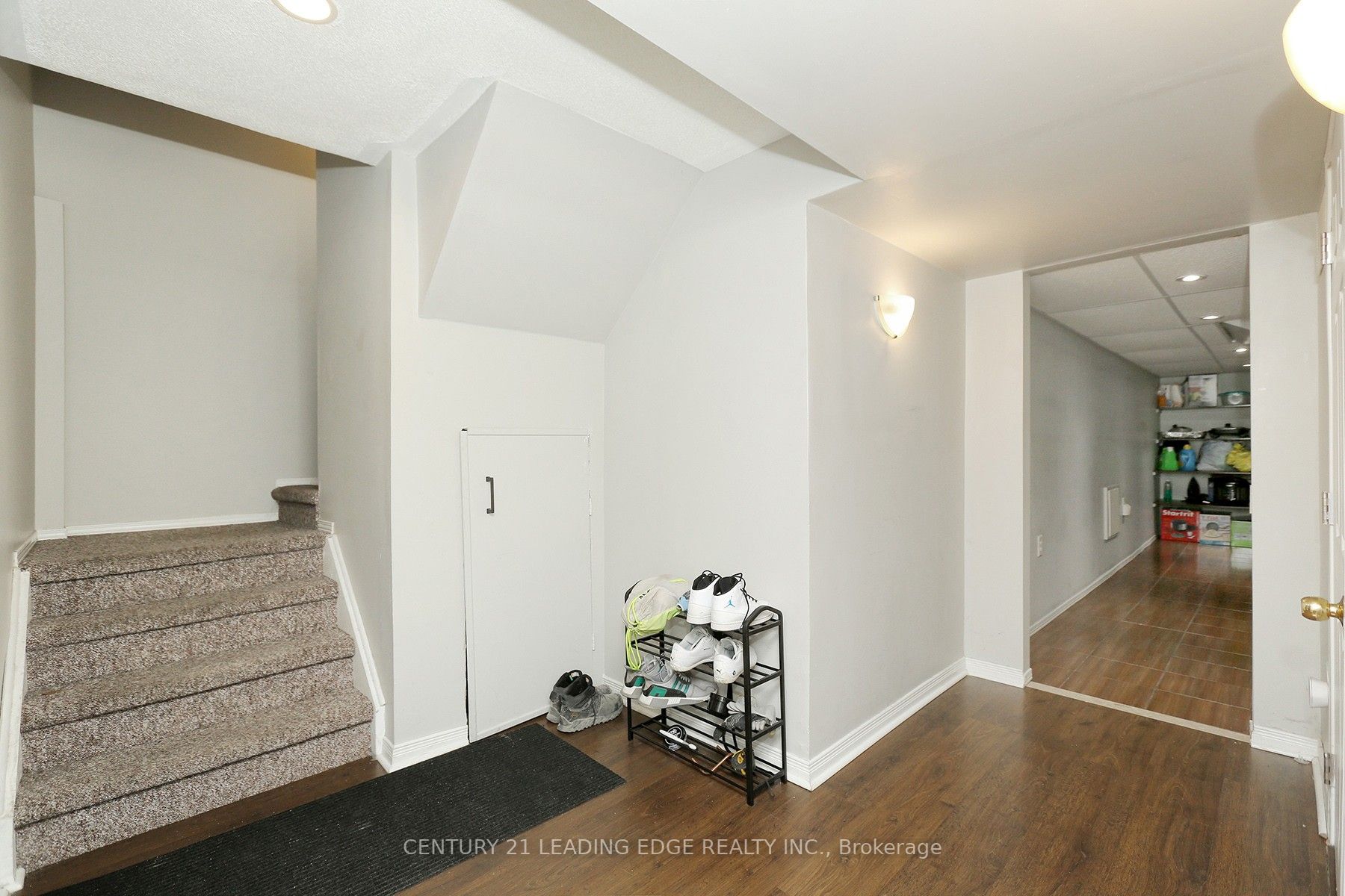 121 Livingston Rd