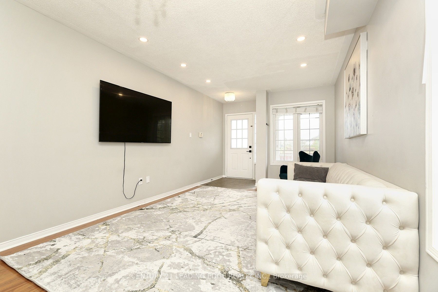 121 Livingston Rd