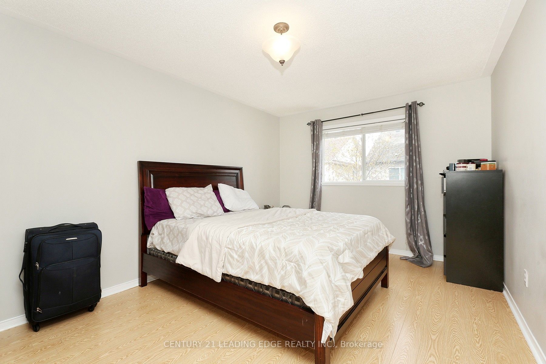 121 Livingston Rd