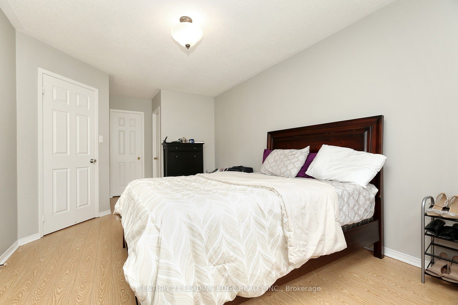 121 Livingston Rd