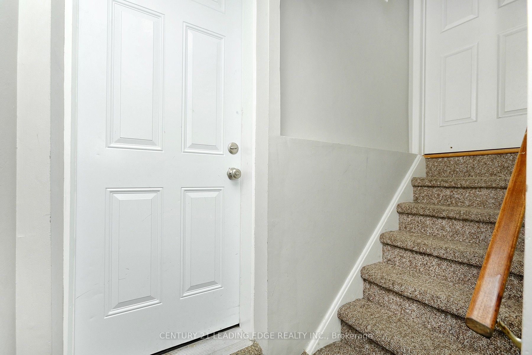 121 Livingston Rd