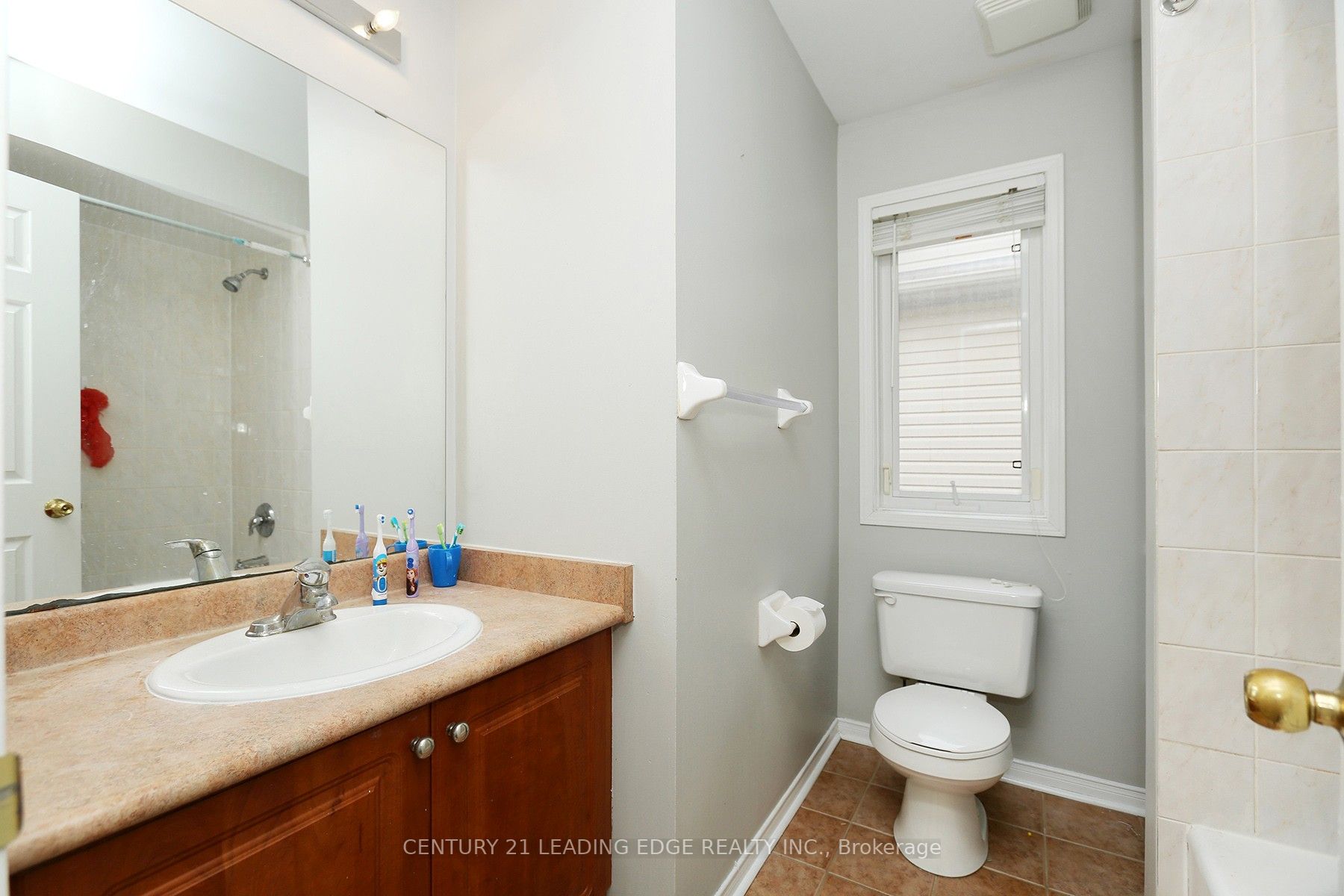 121 Livingston Rd