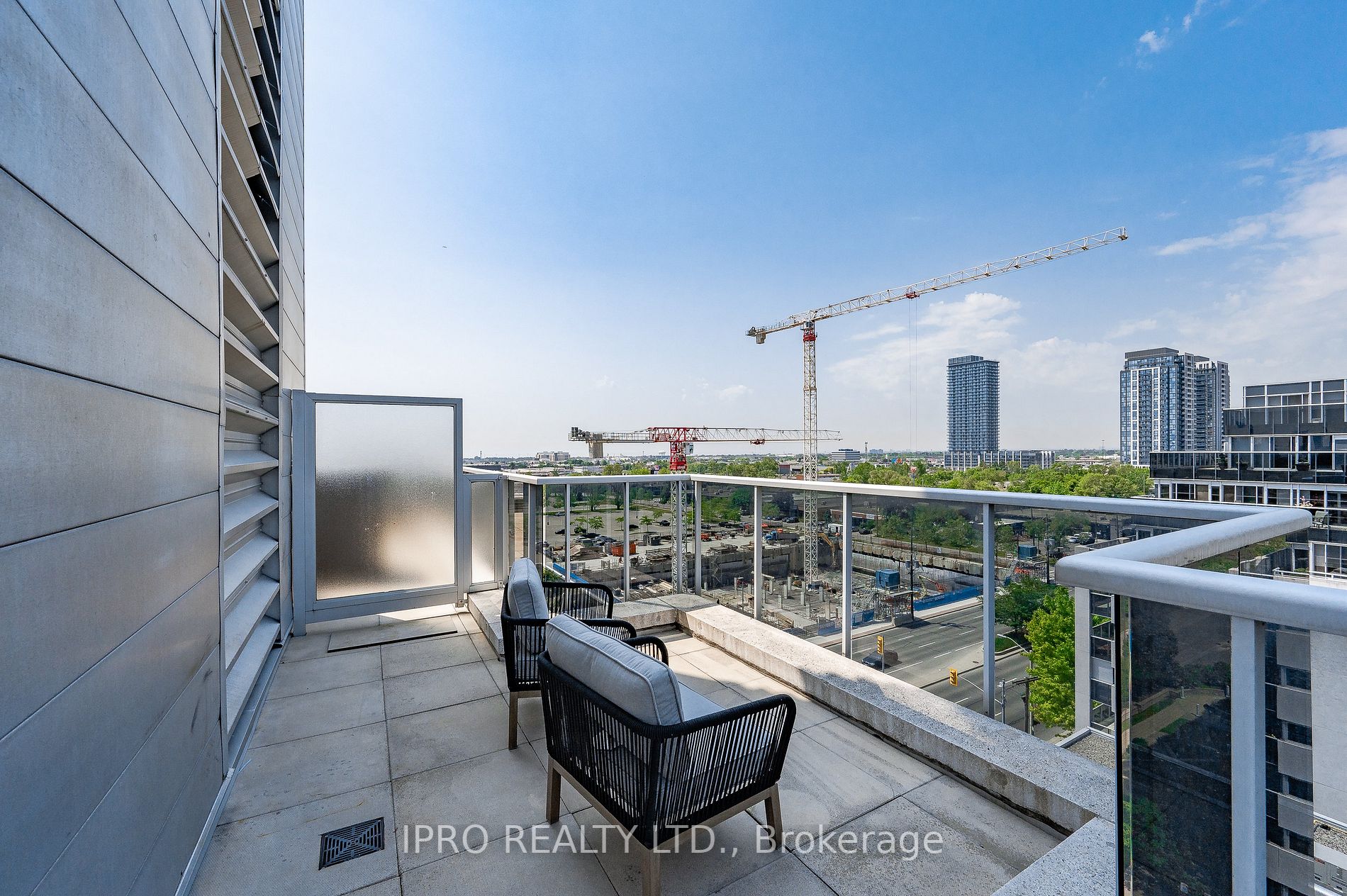 1040 The Queensway Ave, #901