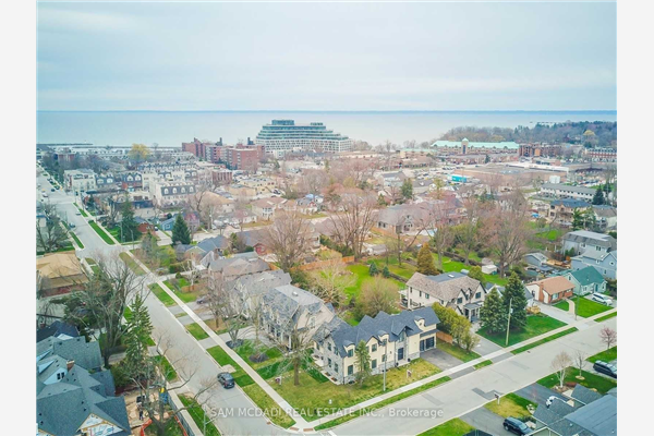 168 Nelson St, Oakville