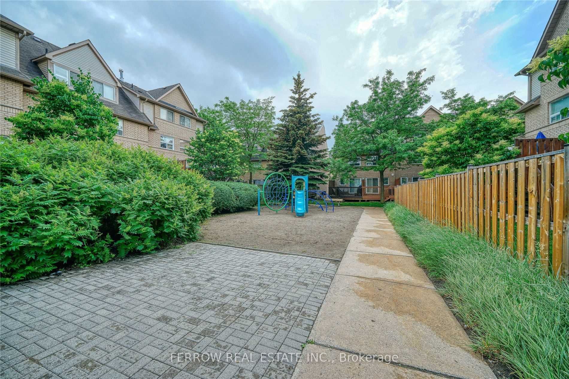 80 Strathaven Dr, #21