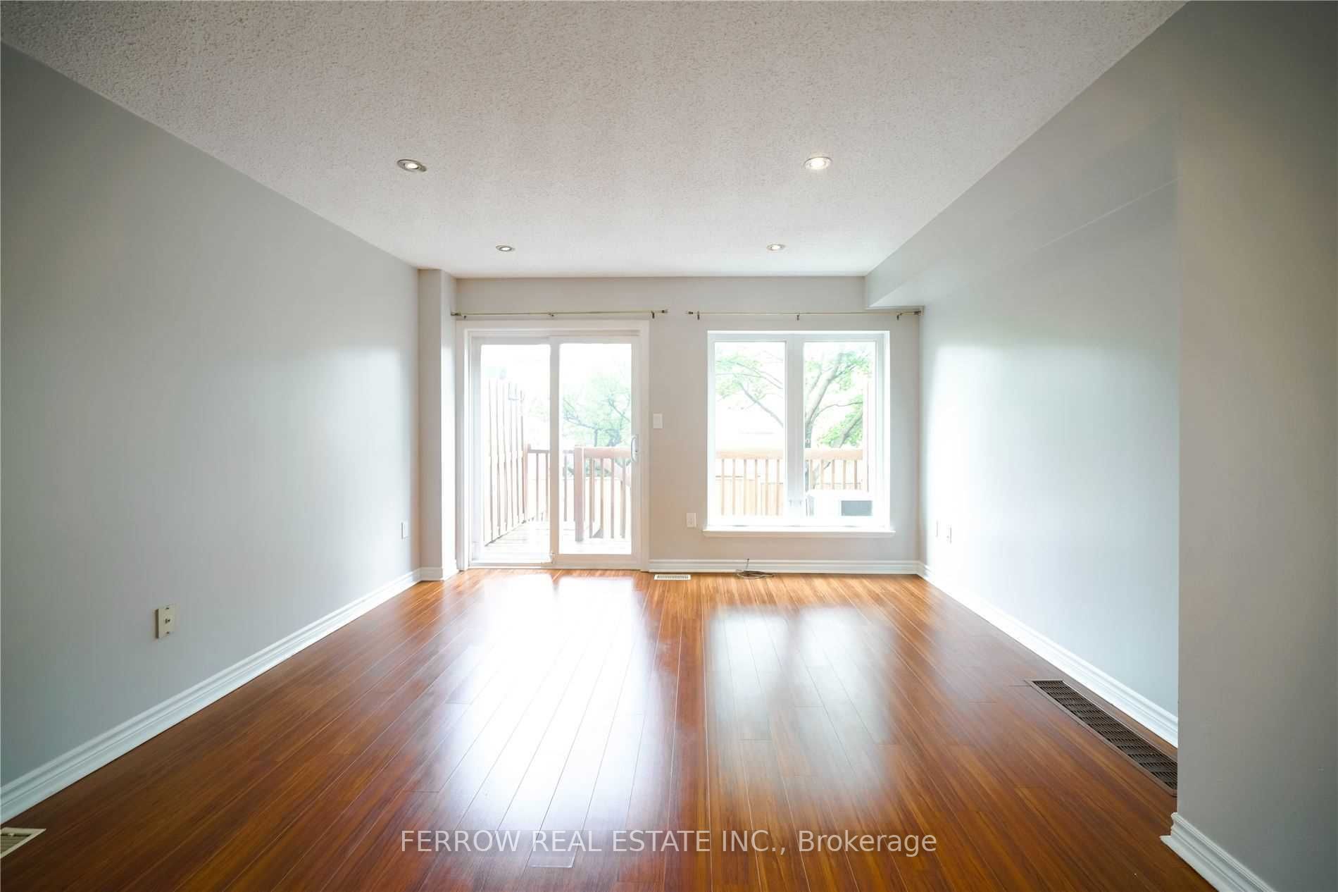 80 Strathaven Dr, #21