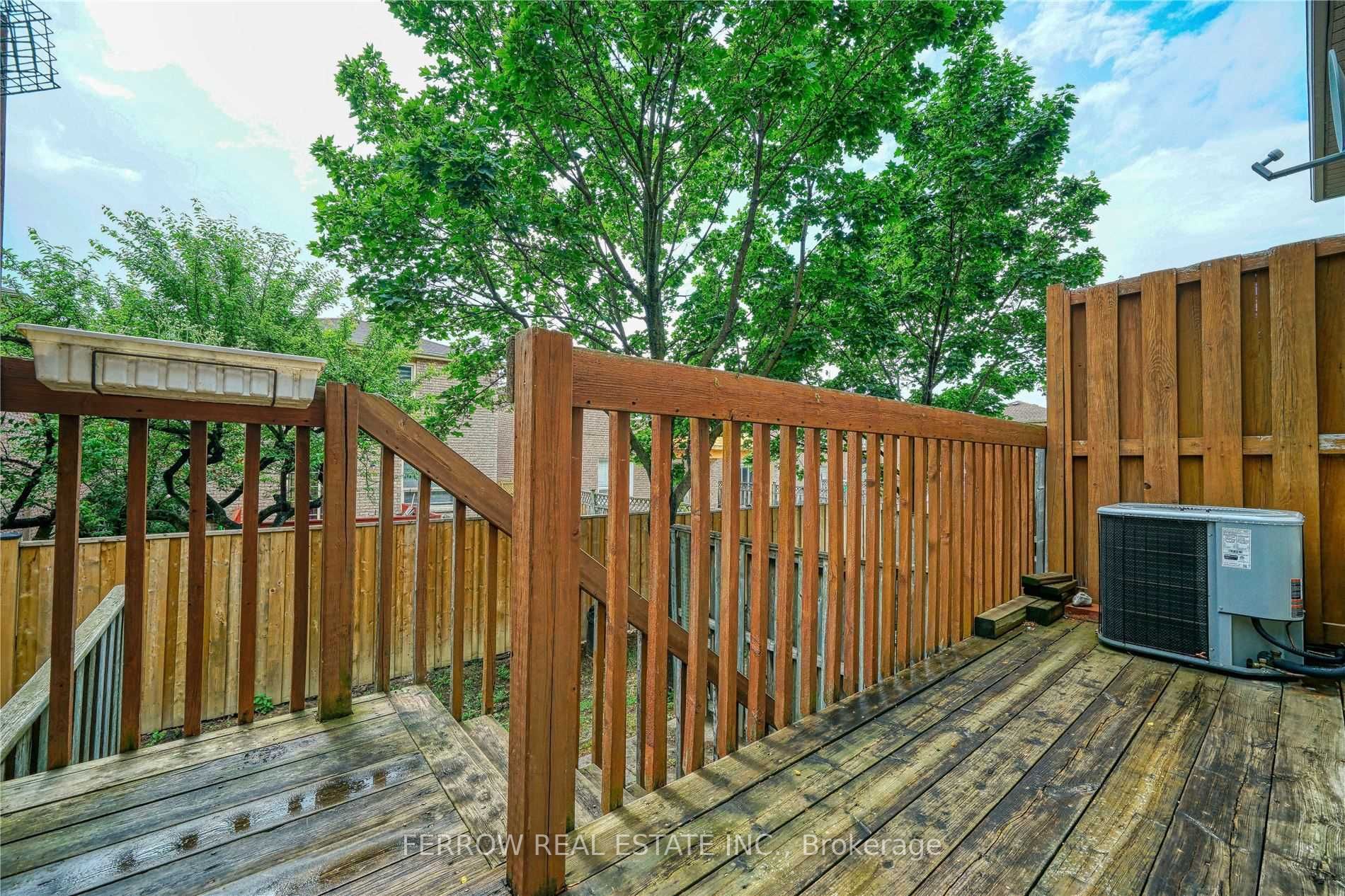 80 Strathaven Dr, #21