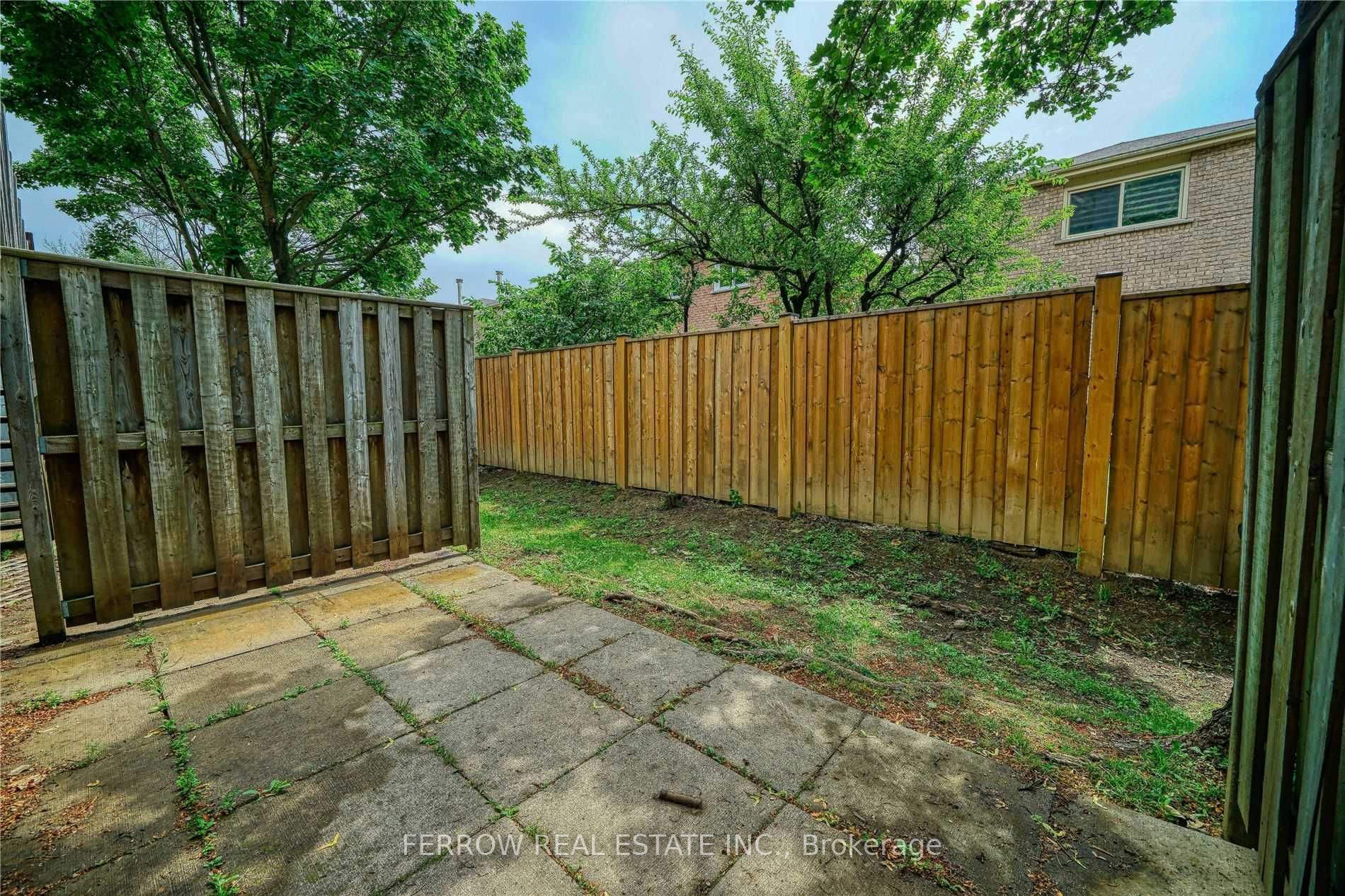 80 Strathaven Dr, #21