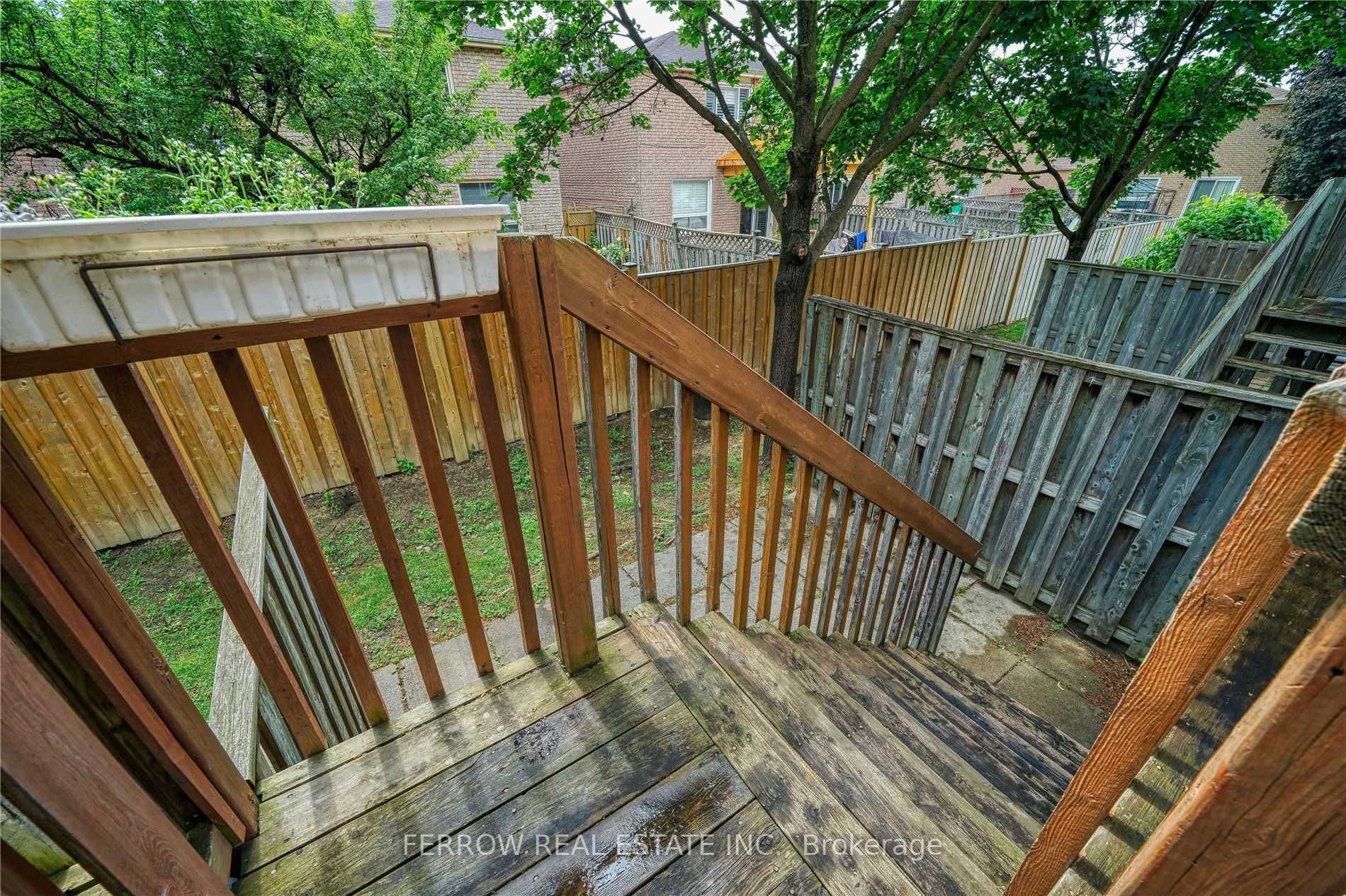 80 Strathaven Dr, #21