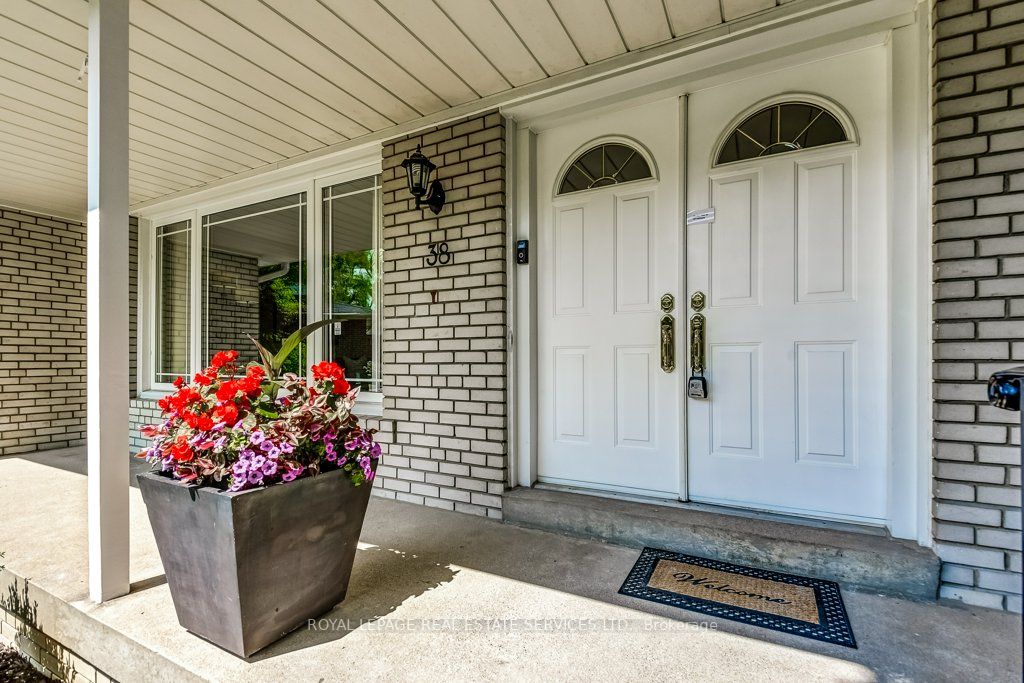38 Cedarcrest Dr