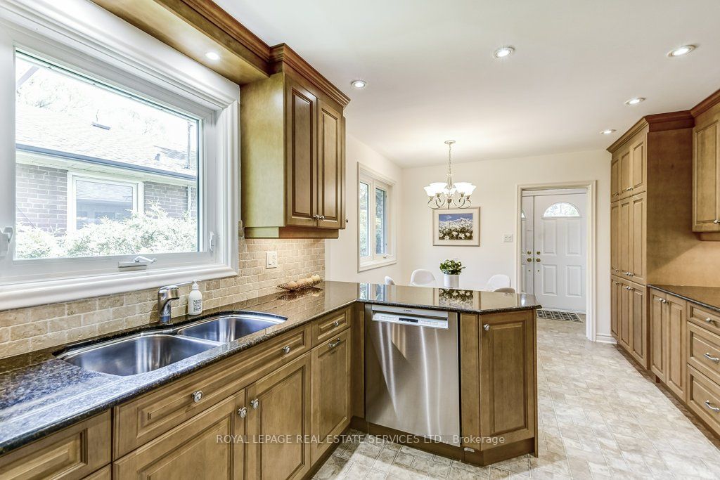 38 Cedarcrest Dr