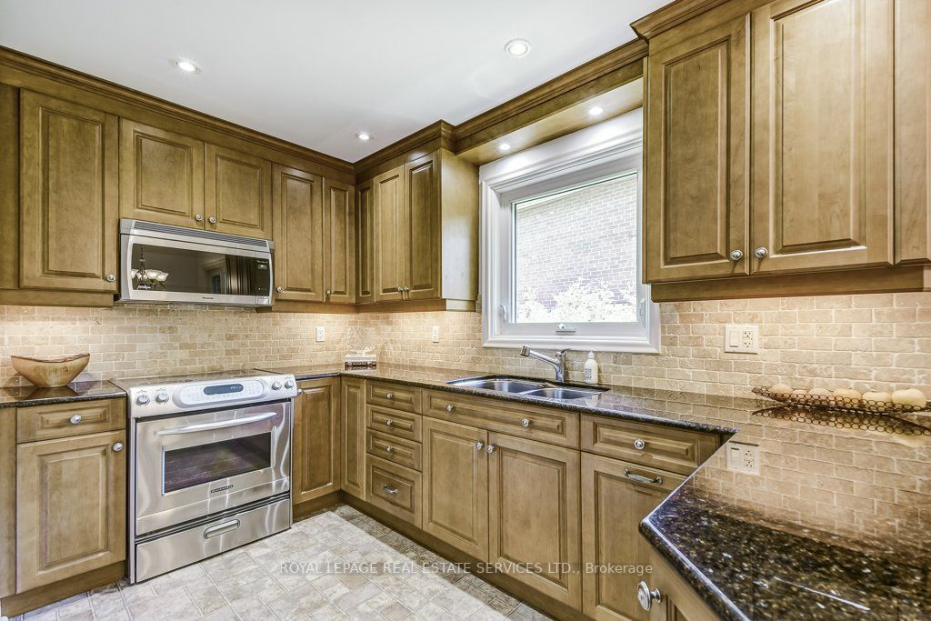38 Cedarcrest Dr