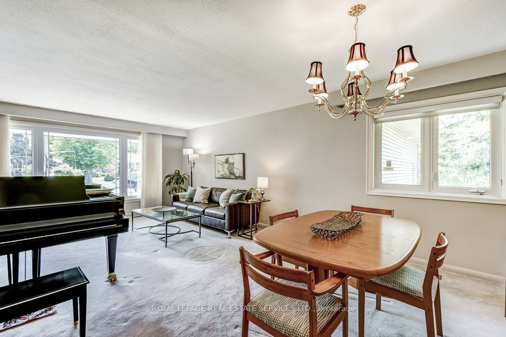 38 Cedarcrest Dr