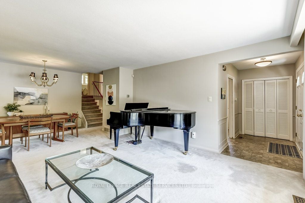 38 Cedarcrest Dr