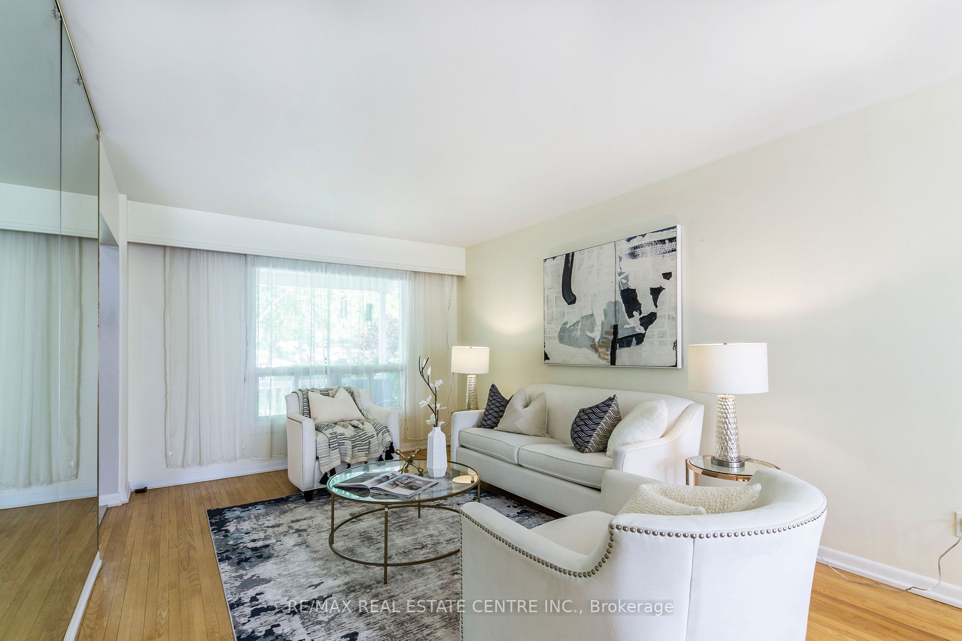 1174 Conyers Cres