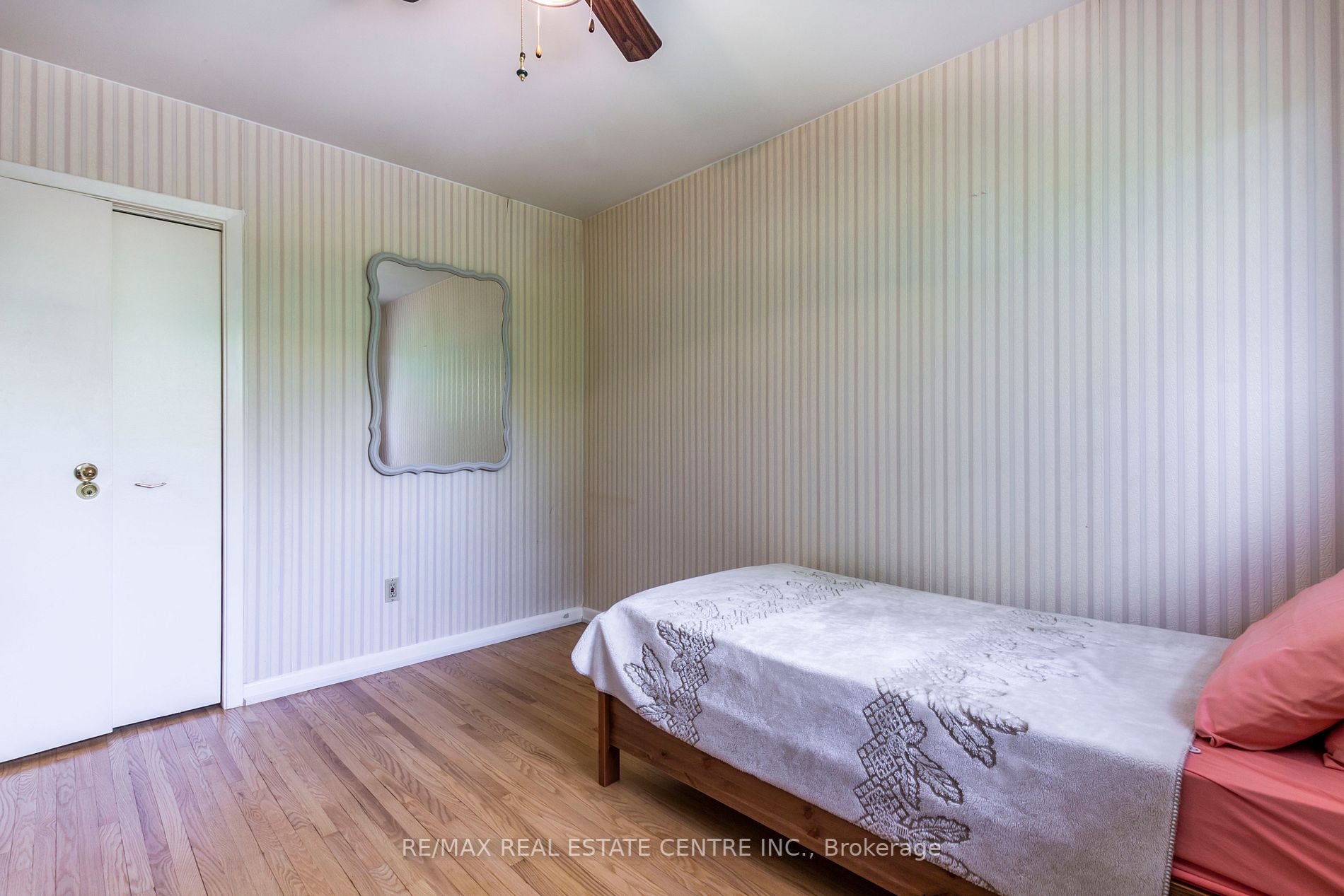 1174 Conyers Cres