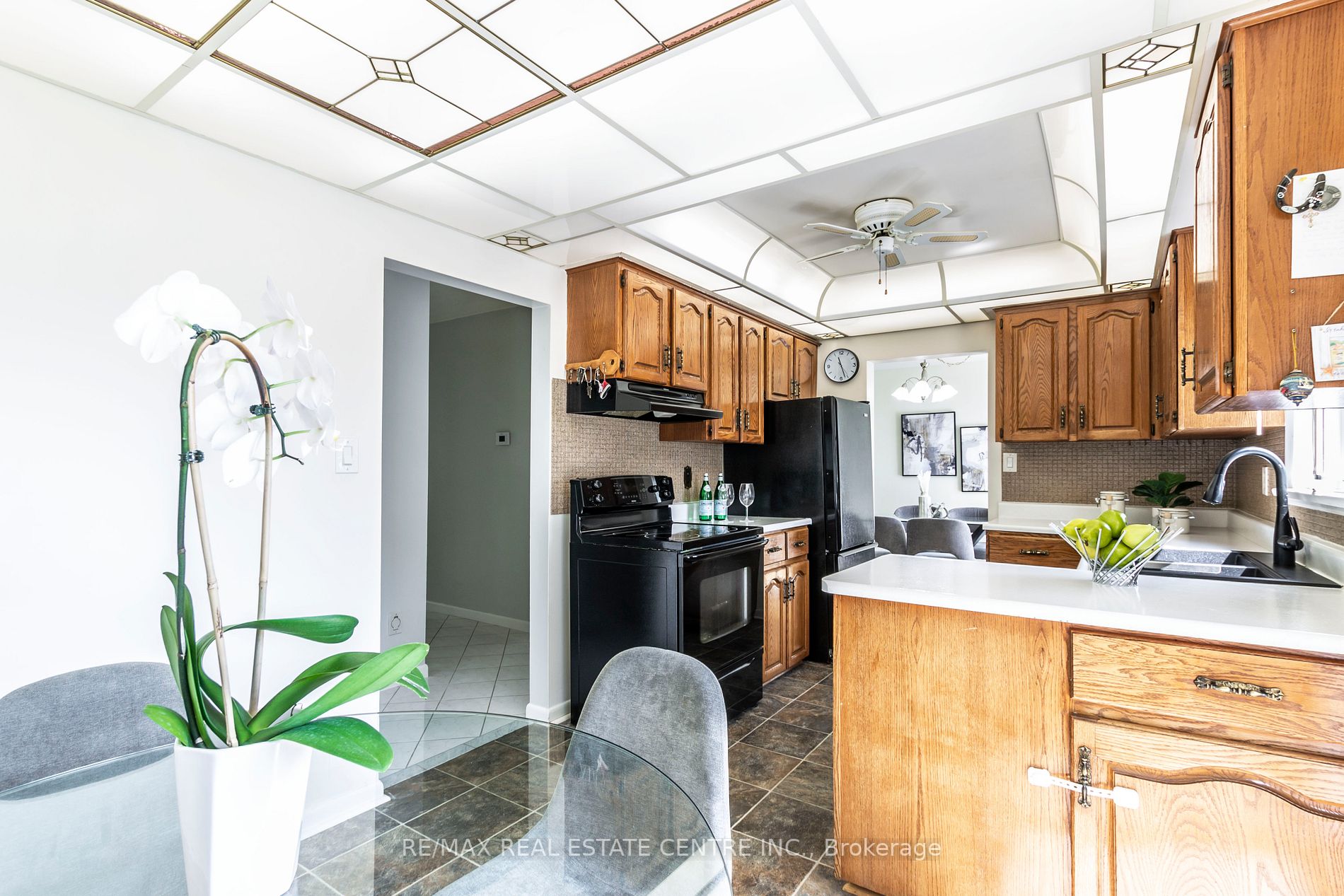 1174 Conyers Cres