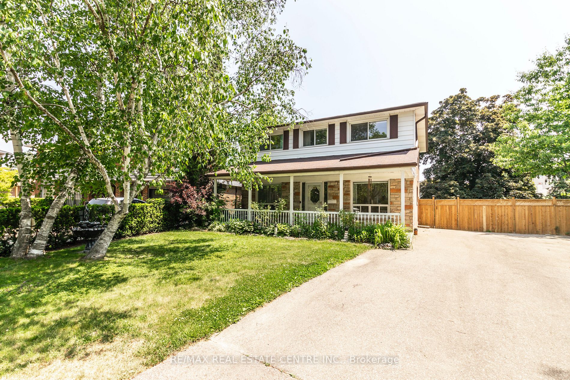 1174 Conyers Cres