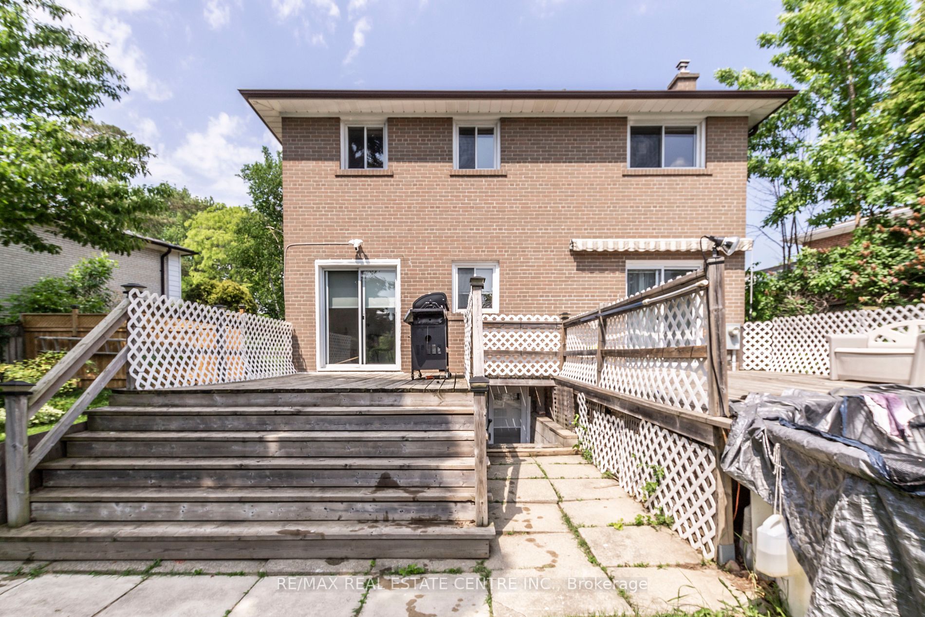 1174 Conyers Cres