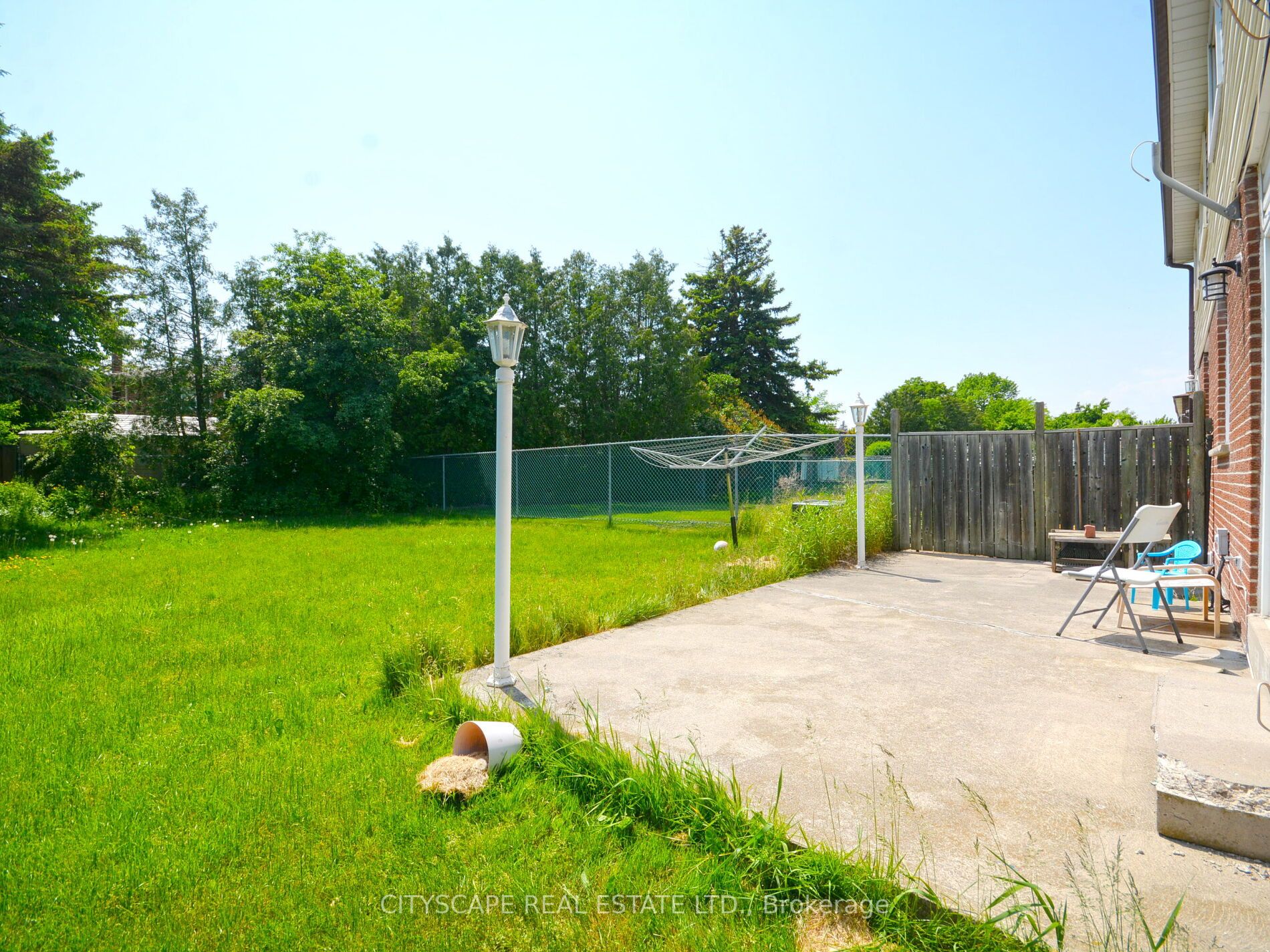 2398 Cashmere Ave