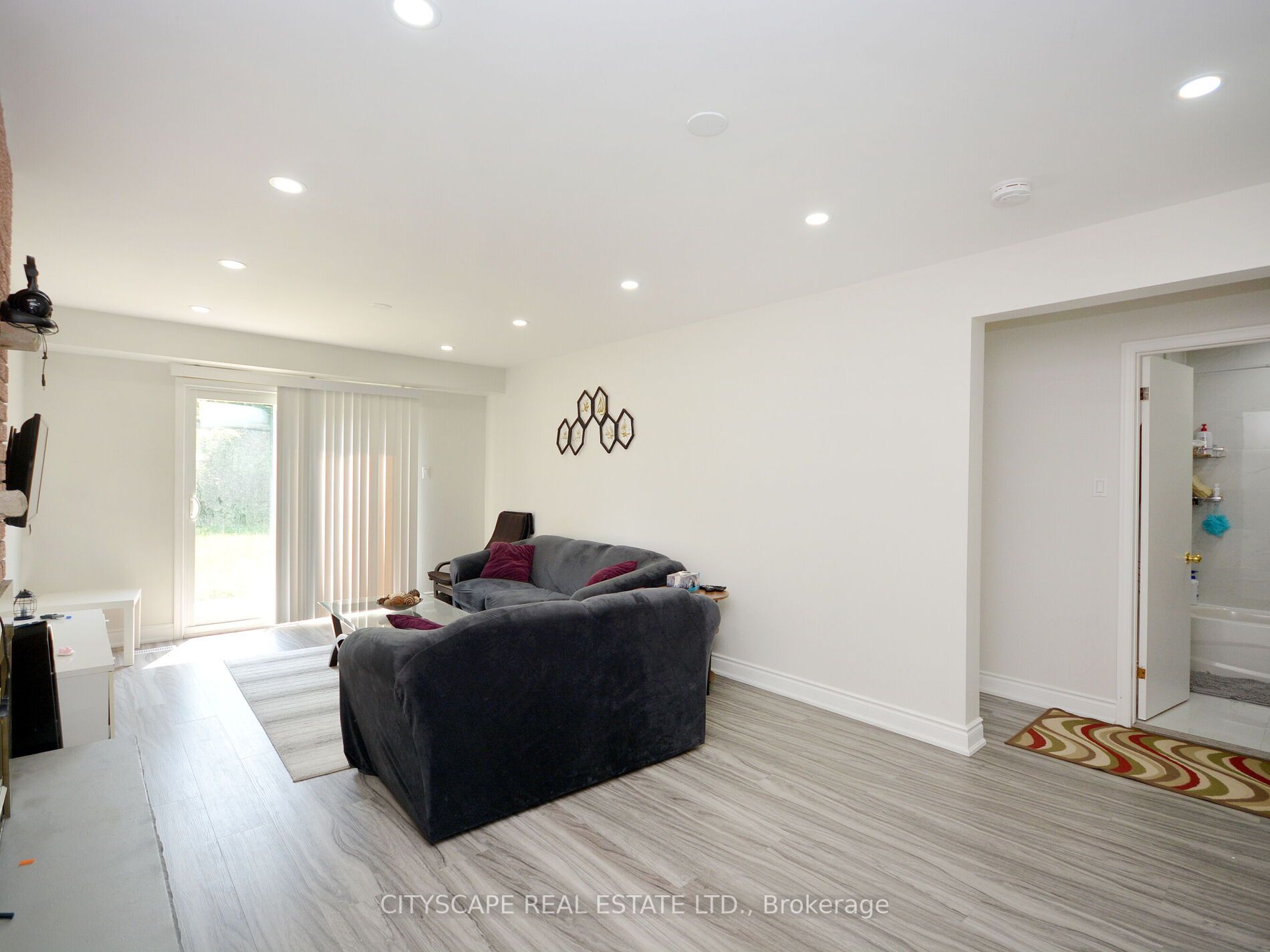 2398 Cashmere Ave
