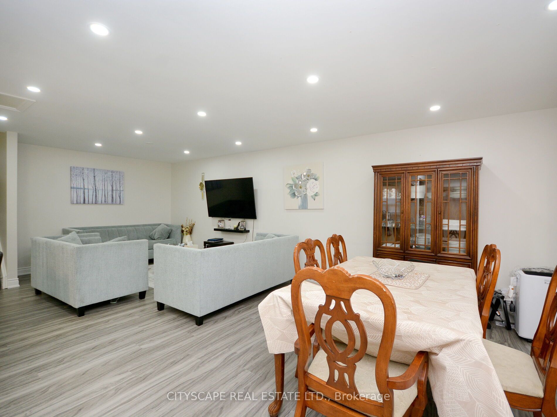 2398 Cashmere Ave