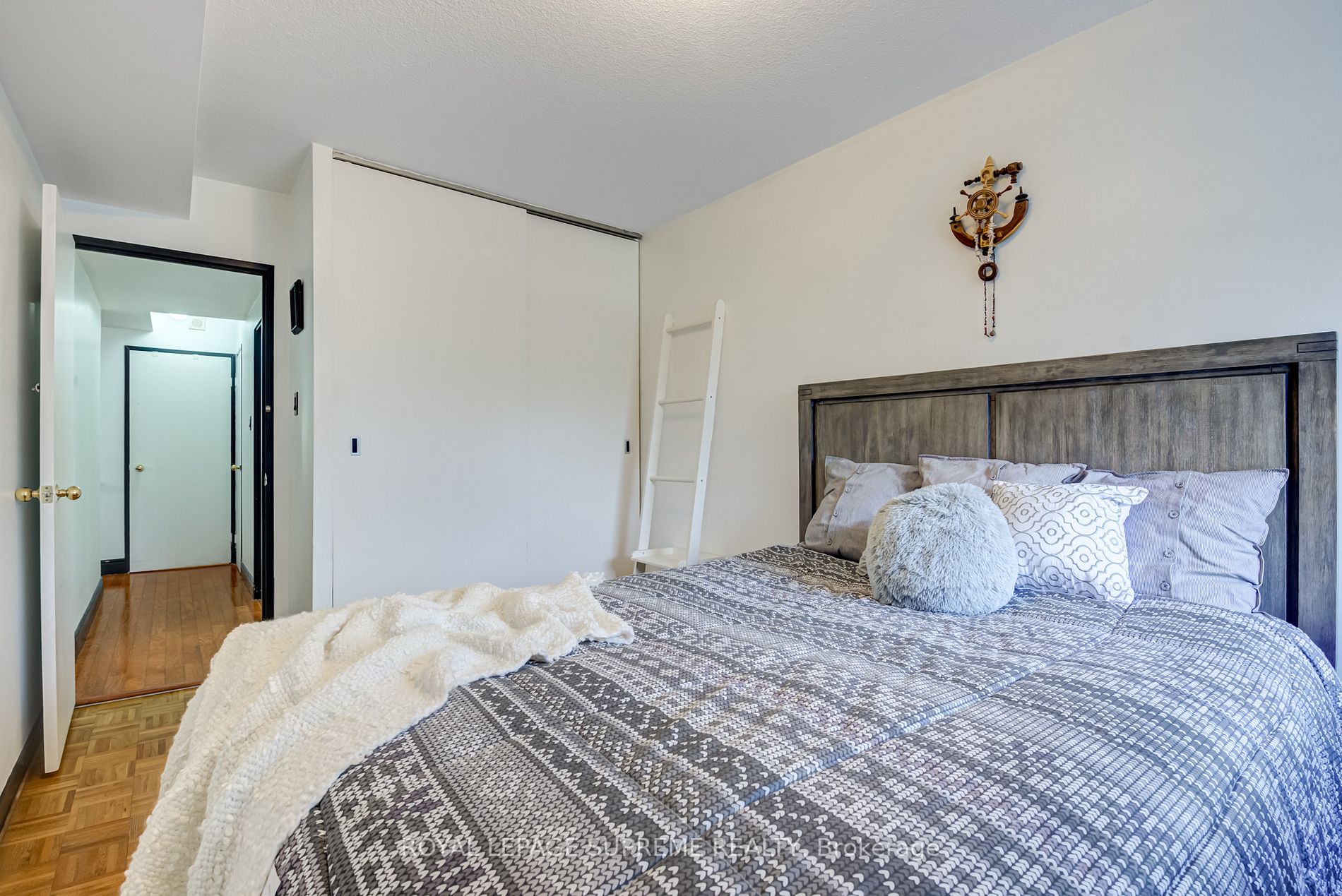 75 Emmett Ave, #206