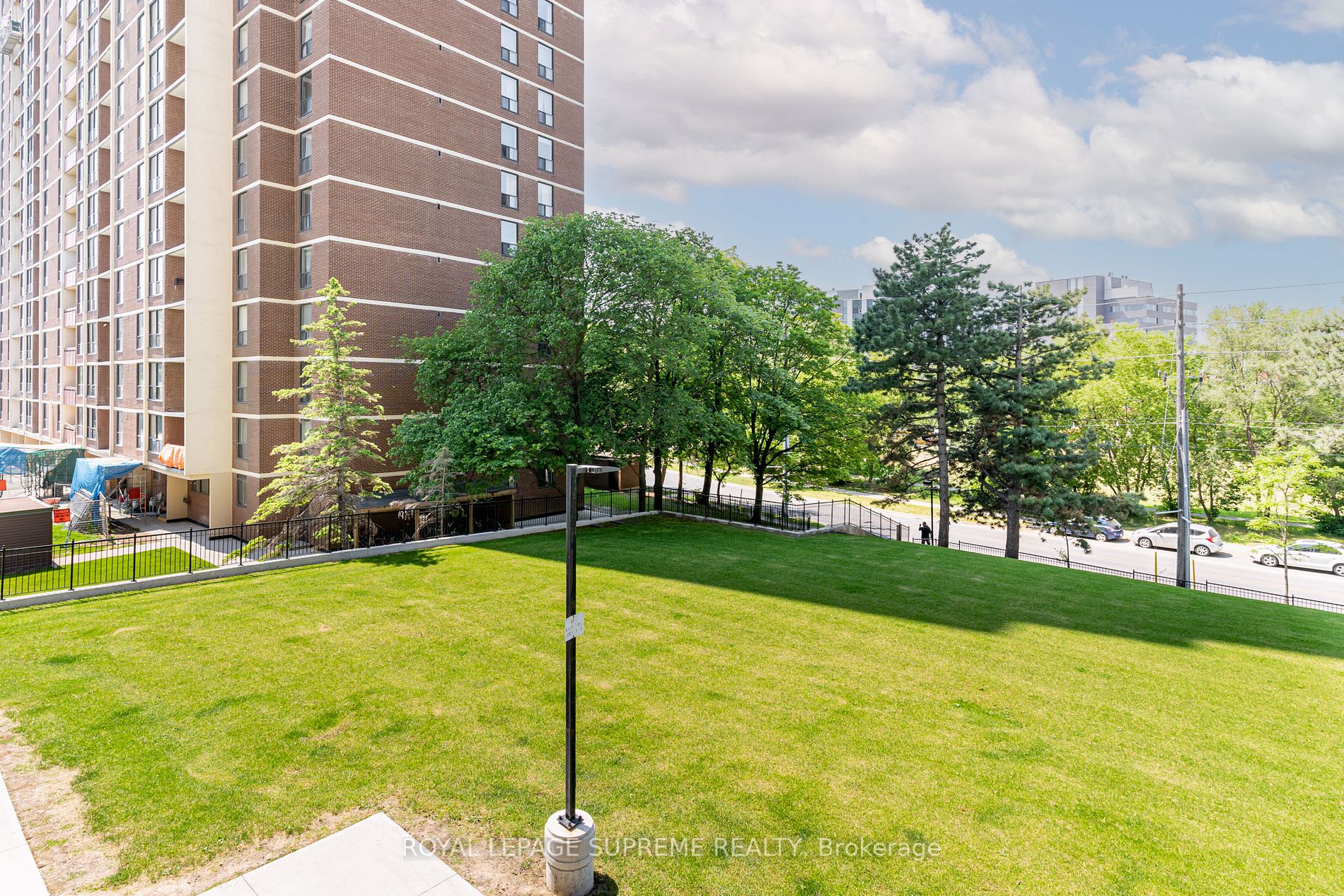 75 Emmett Ave, #206