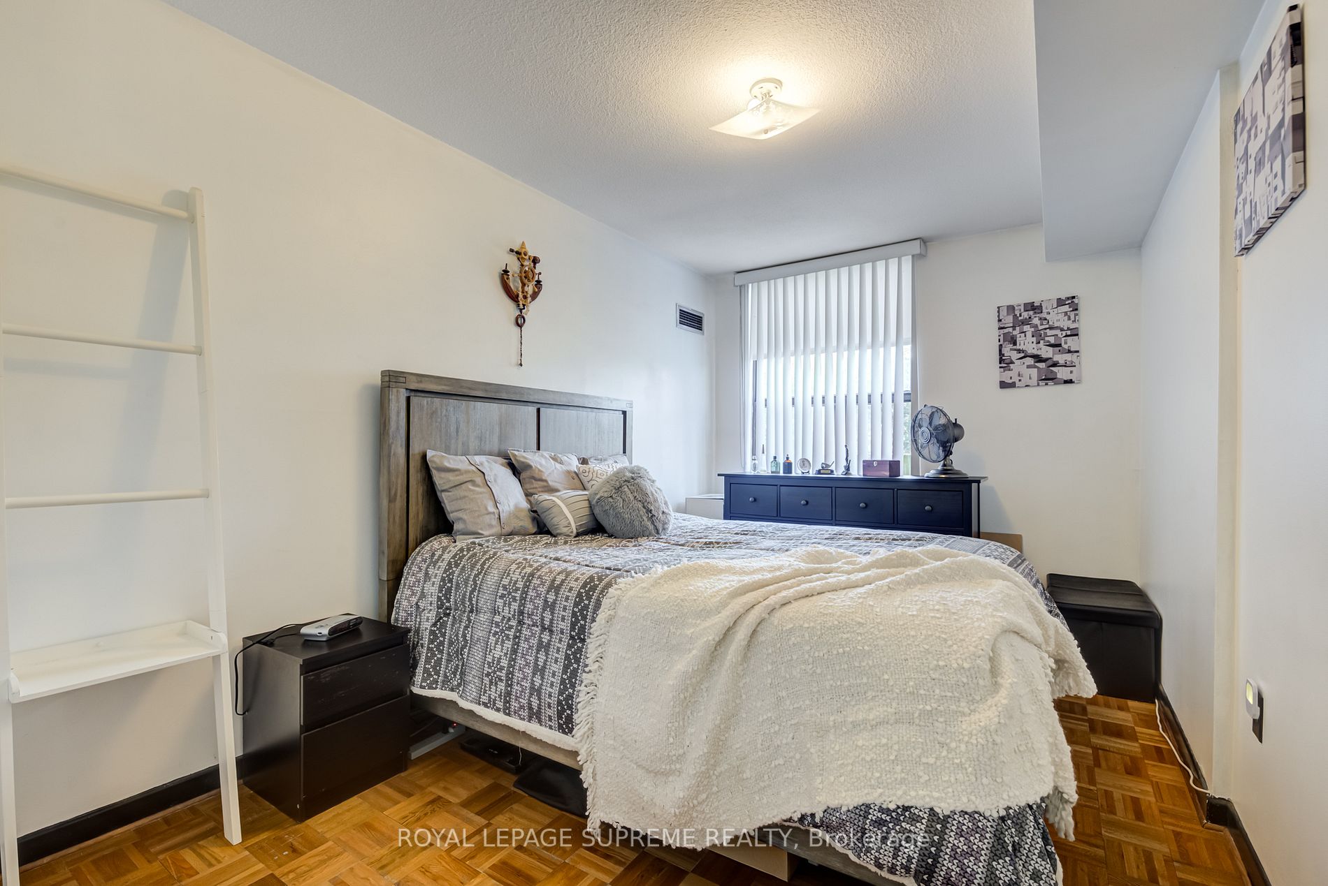 75 Emmett Ave, #206
