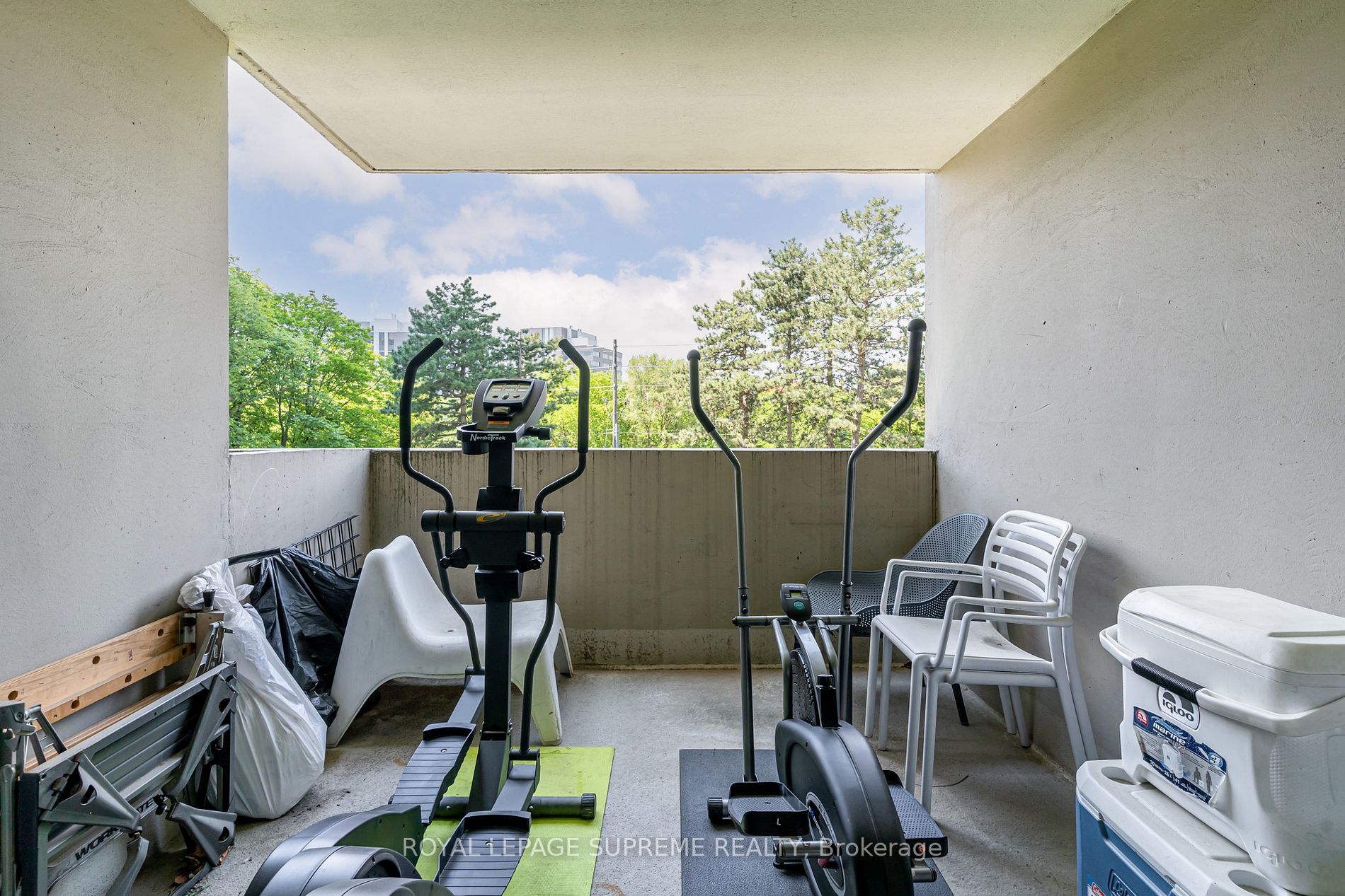 75 Emmett Ave, #206