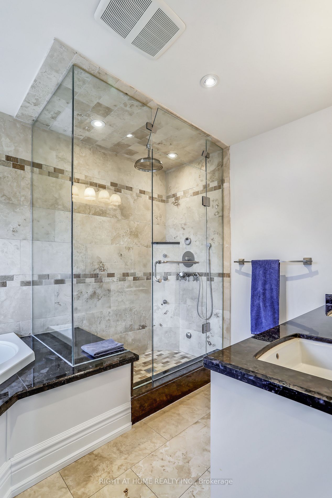 Listing W6098532 - Large Photo # 27