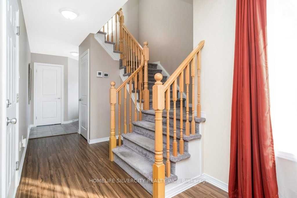 1 England Ave