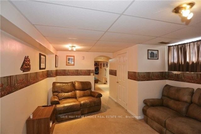 22 Kimbark Dr