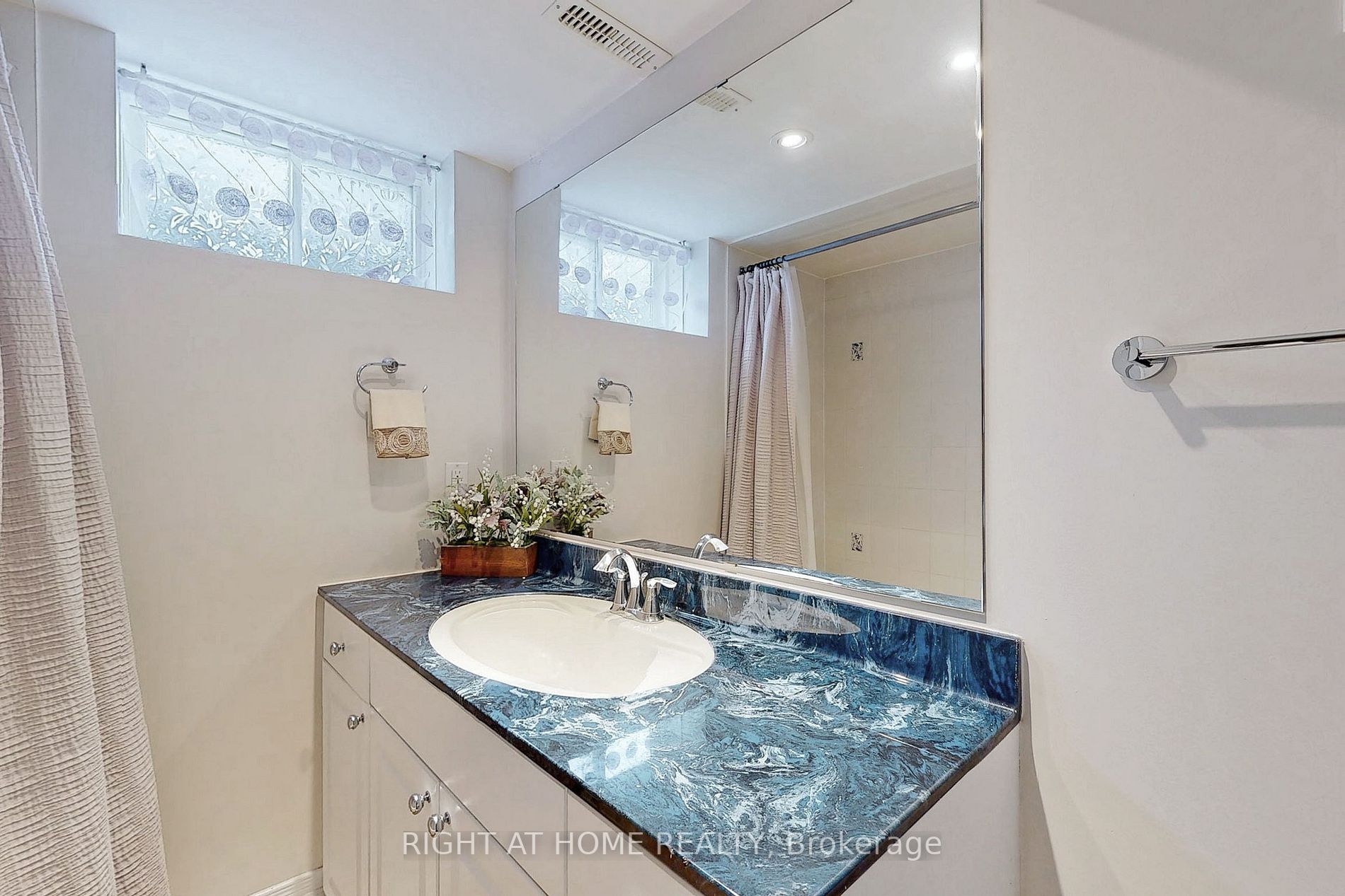 521 Boismere Crt