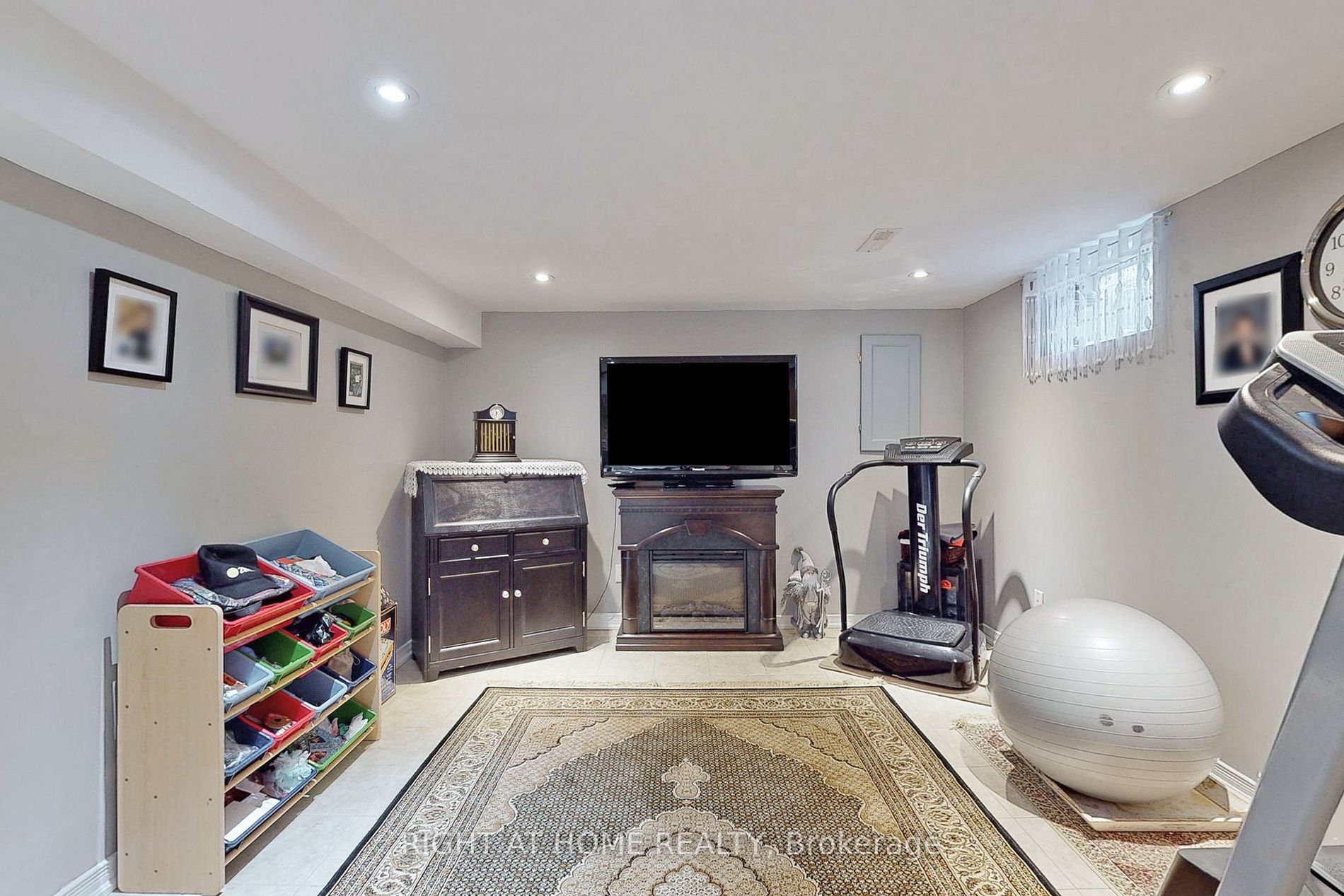 521 Boismere Crt