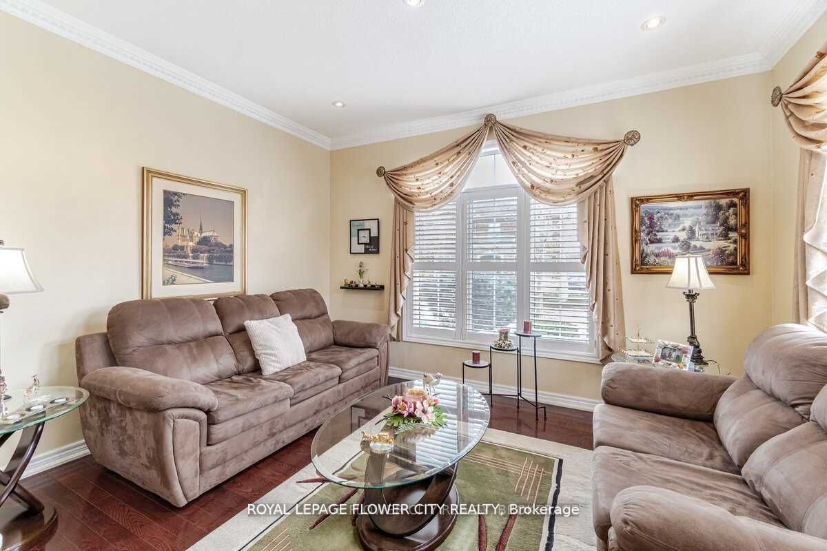 29 Long Meadow Rd