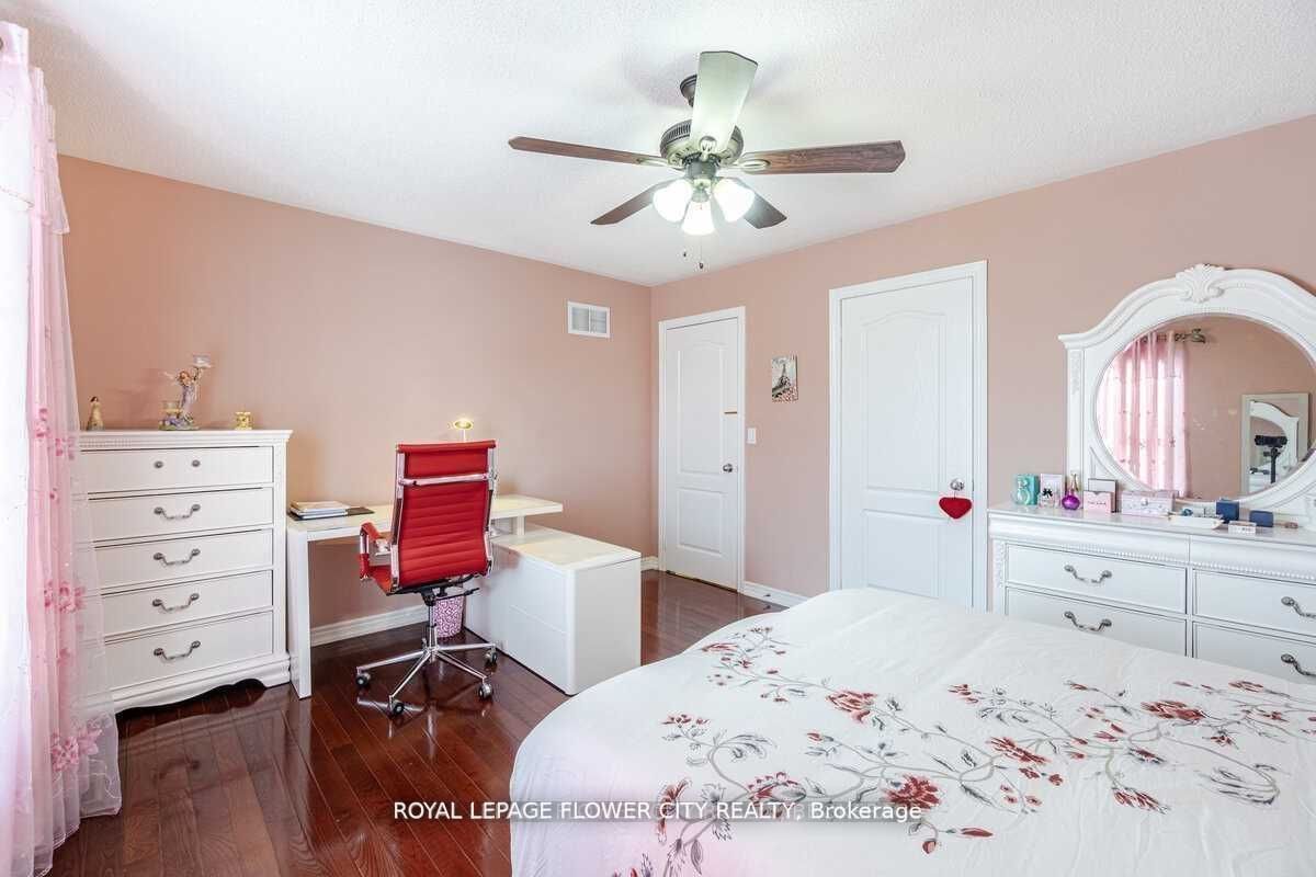 29 Long Meadow Rd