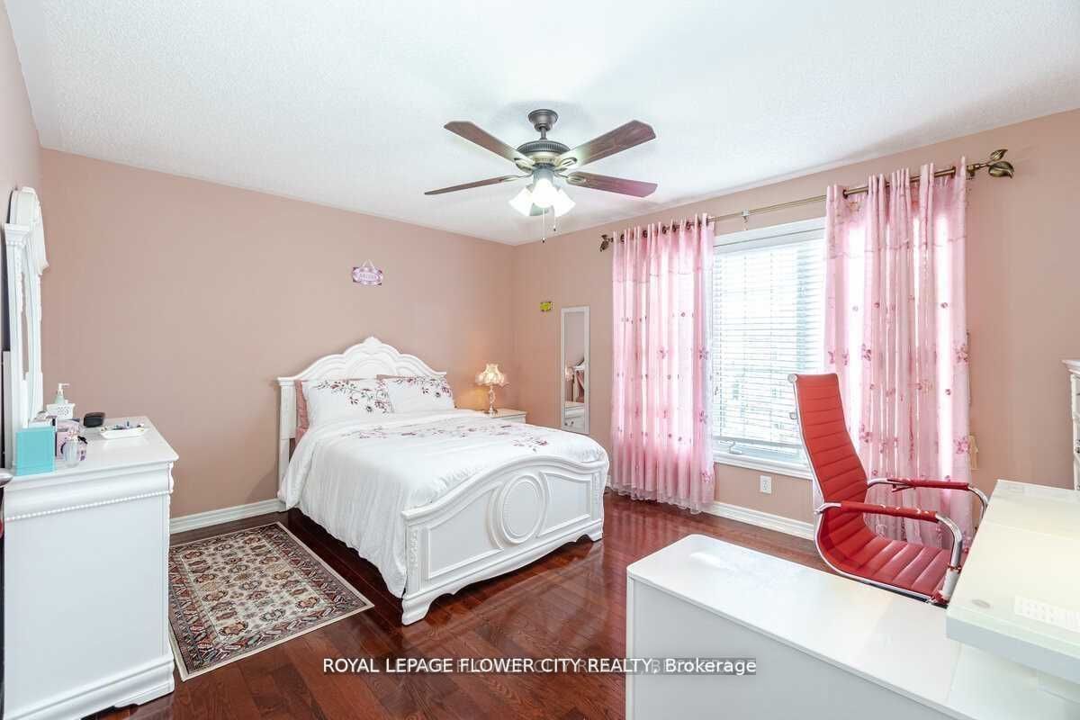 29 Long Meadow Rd