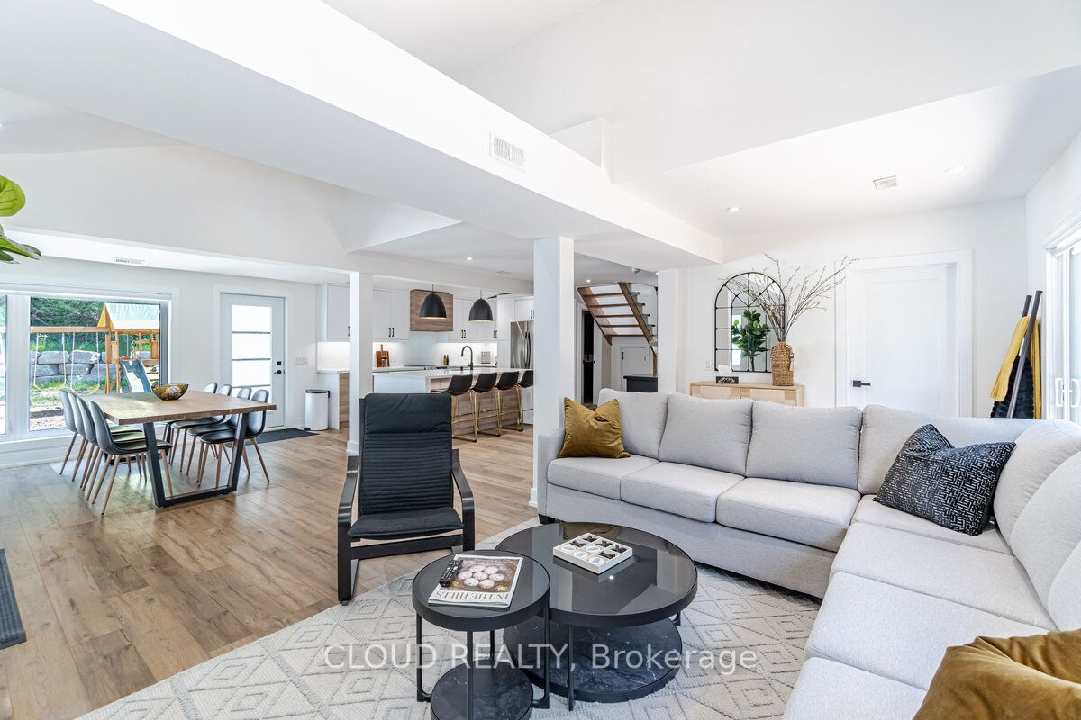57 King Street S