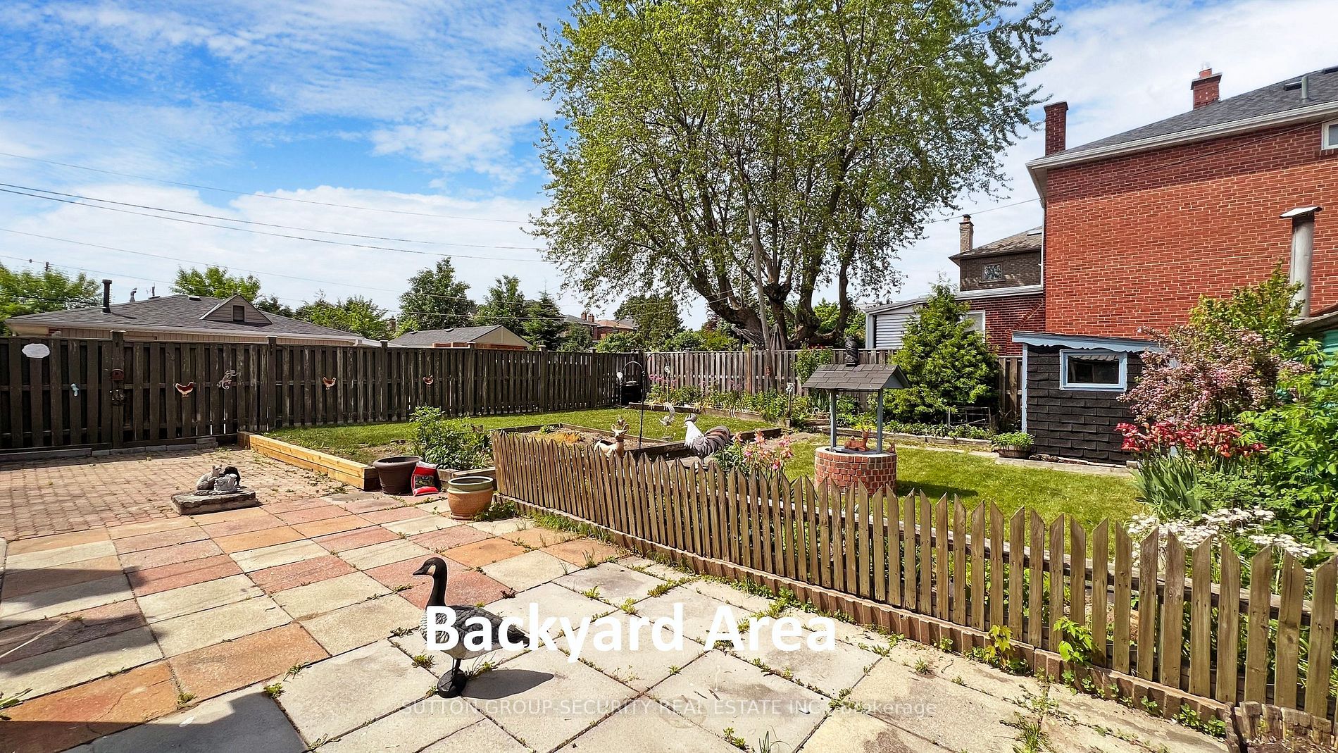 204 Locksley Avenue