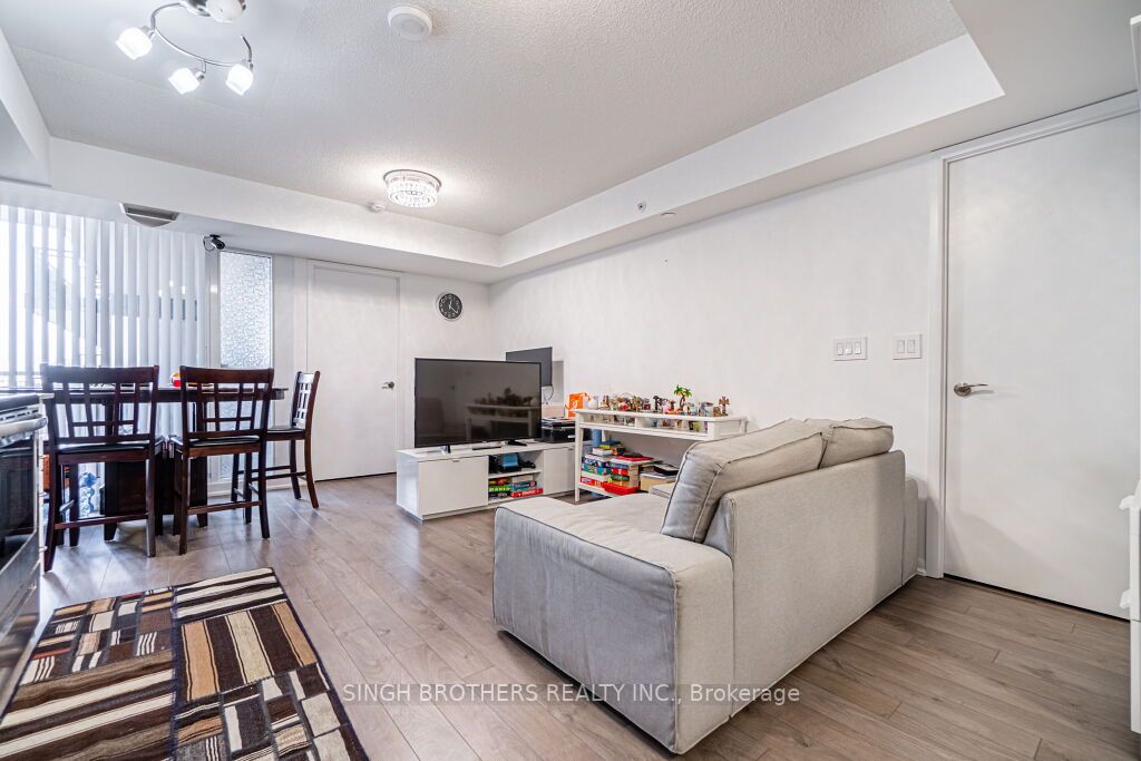 3091 Dufferin St, #318