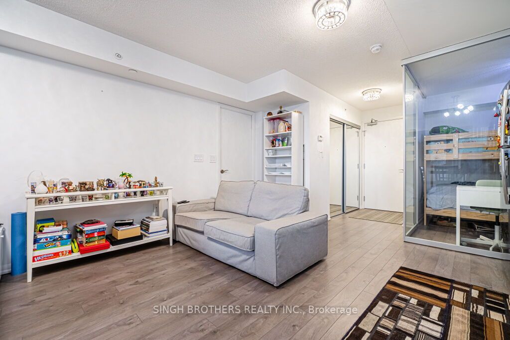 3091 Dufferin St, #318