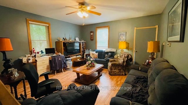 Listing W6101004 - Large Photo # 5