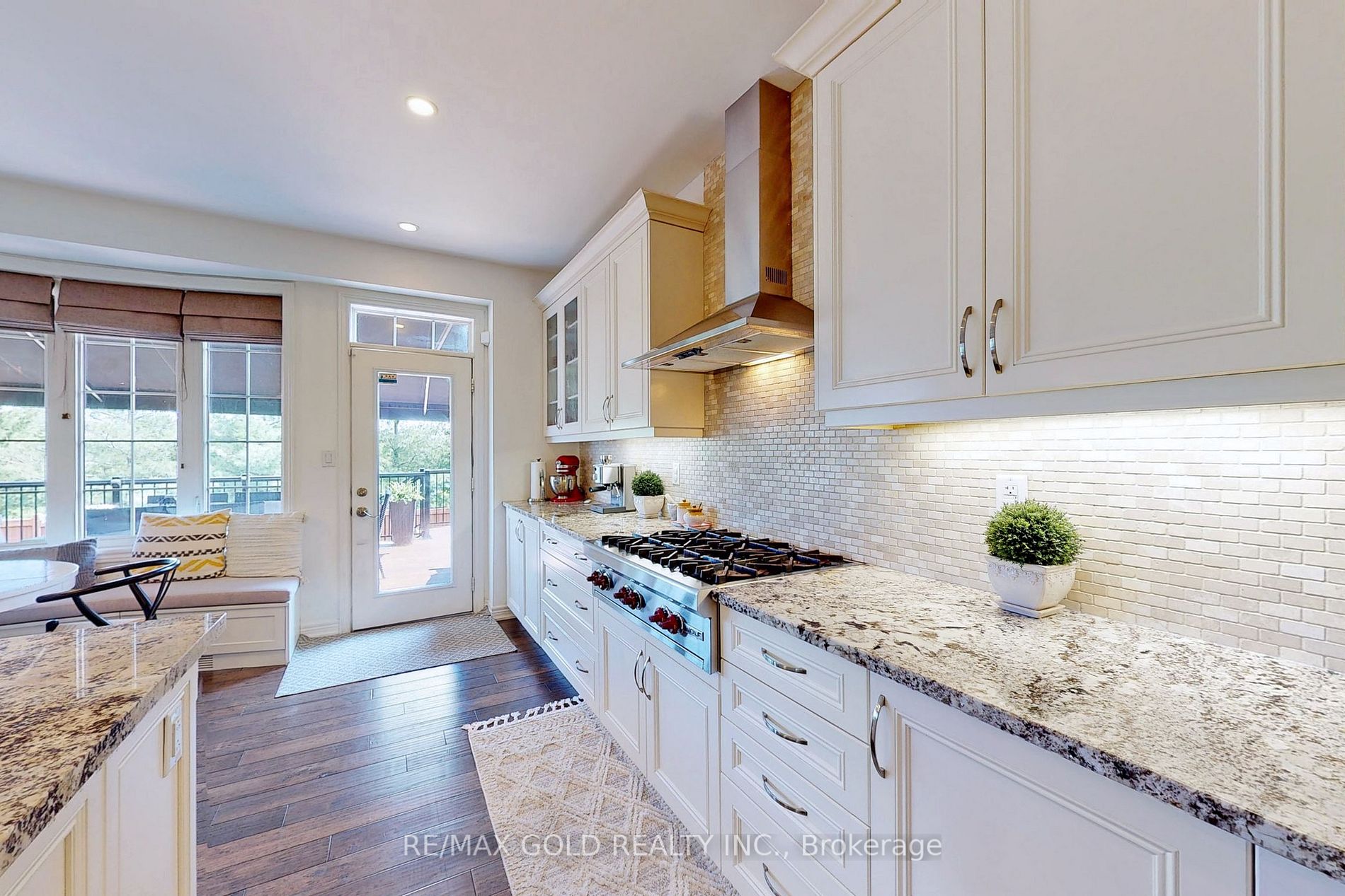 33 Larson Peak Rd