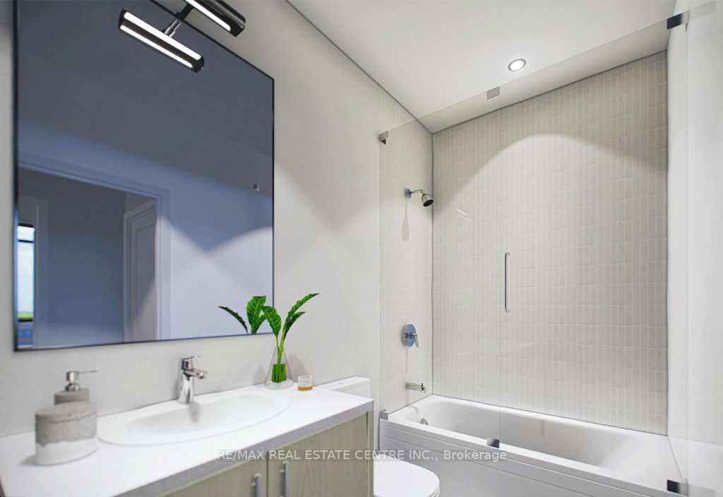 509 Dundas St, #702