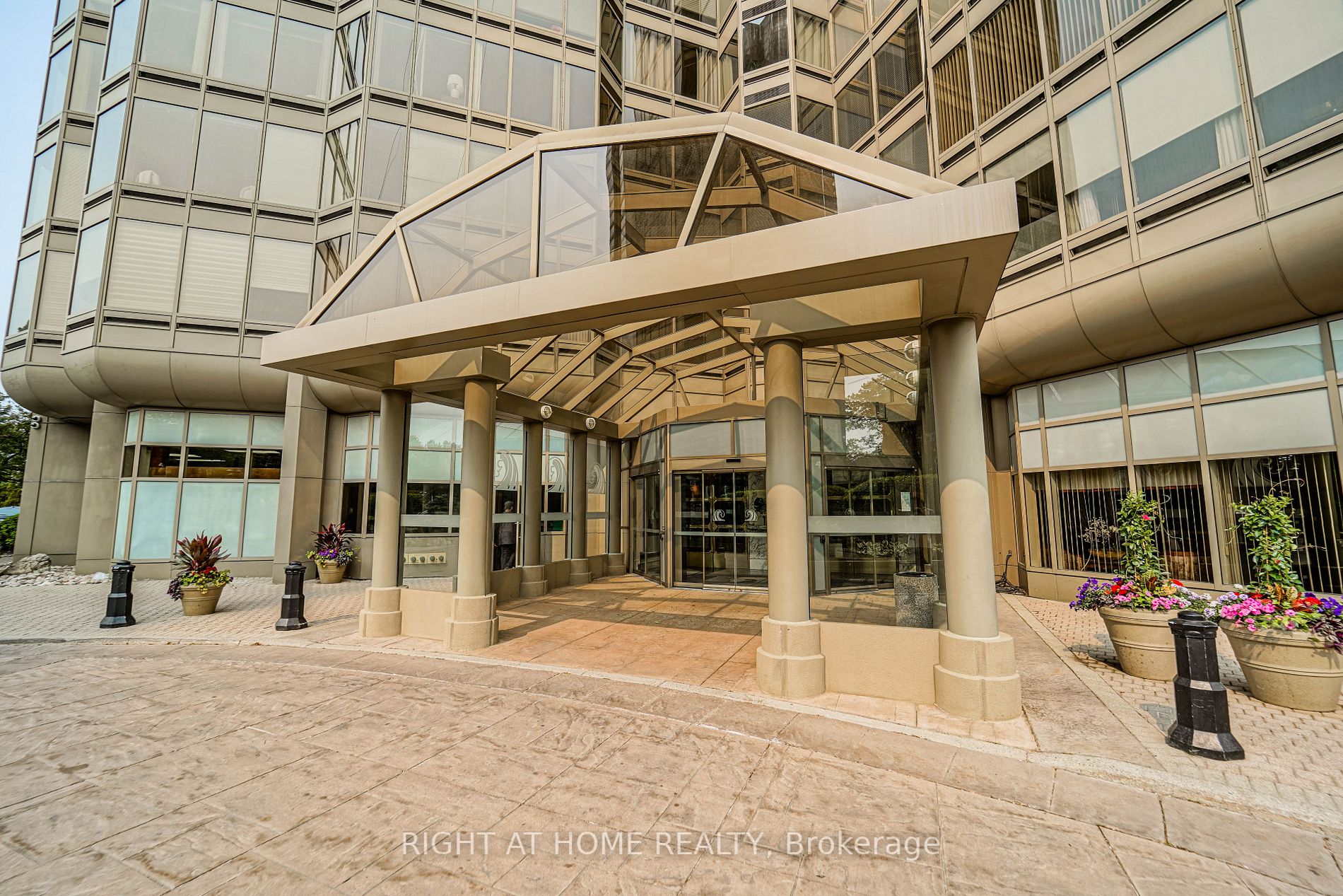 1 Palace Pier Crt, #3906