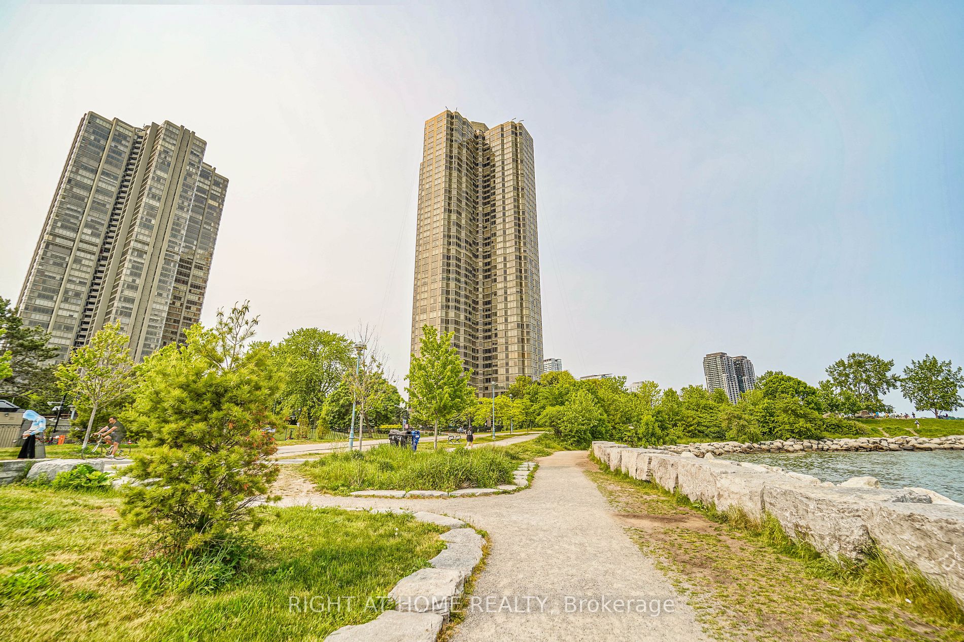 1 Palace Pier Crt, #3906