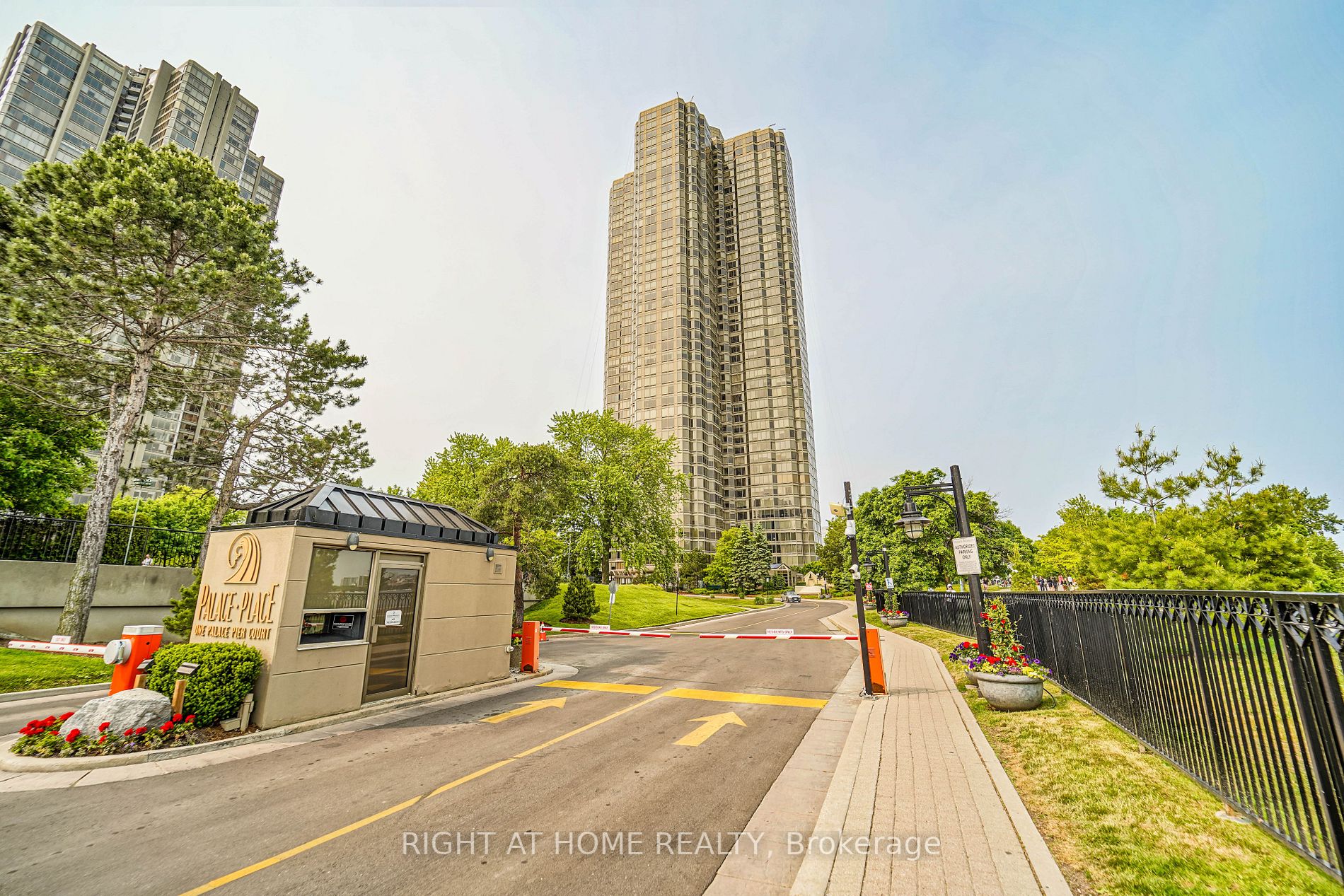 1 Palace Pier Crt, #3906